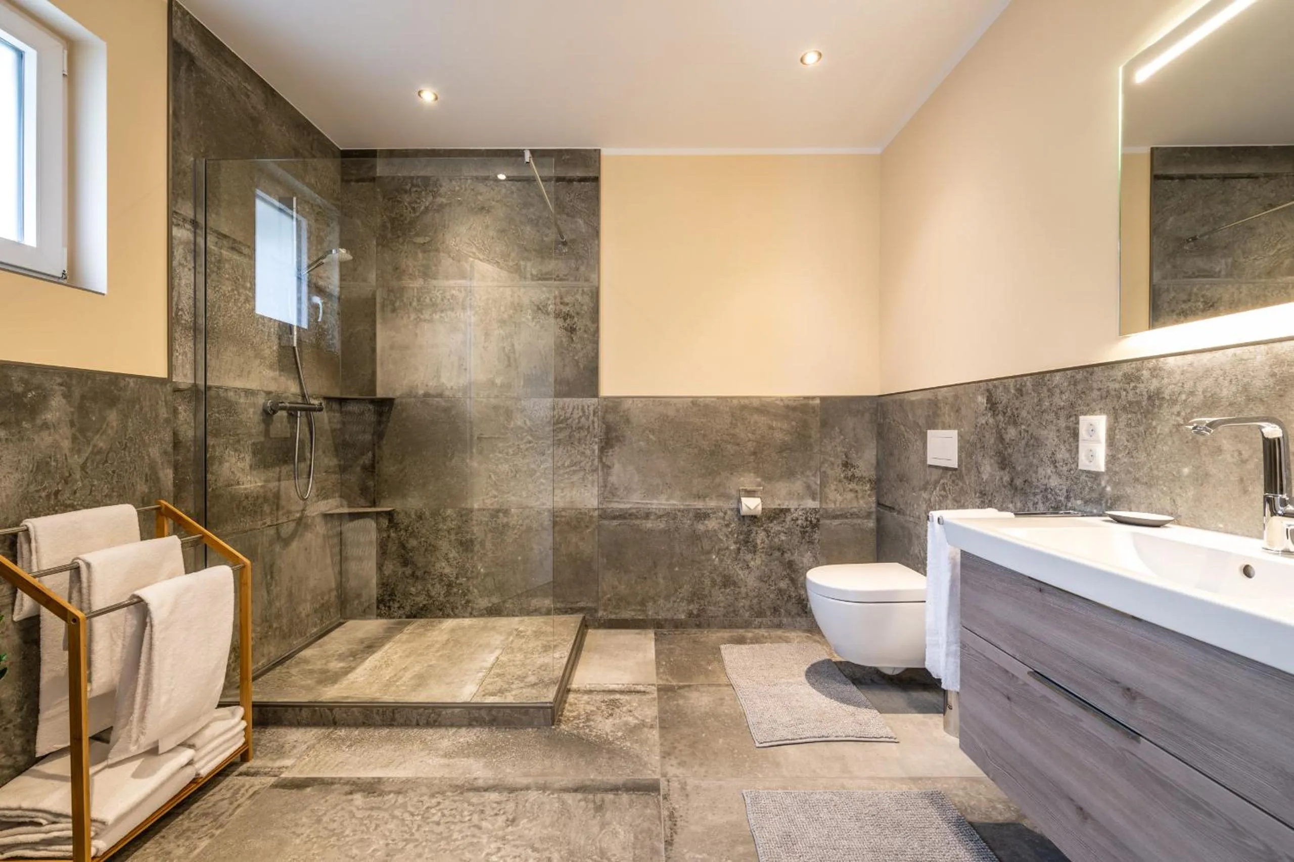 Shower in Apart Hotel Lang