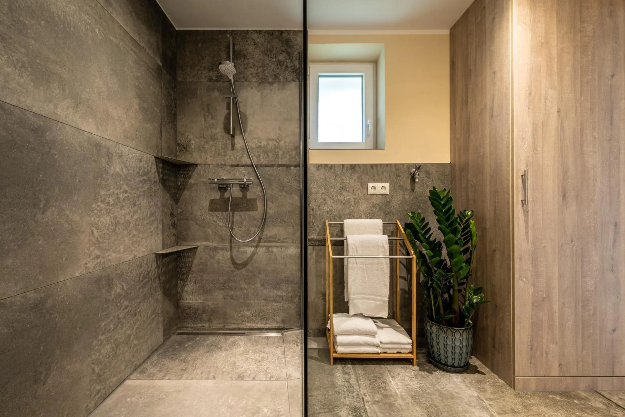 Shower in Apart Hotel Lang