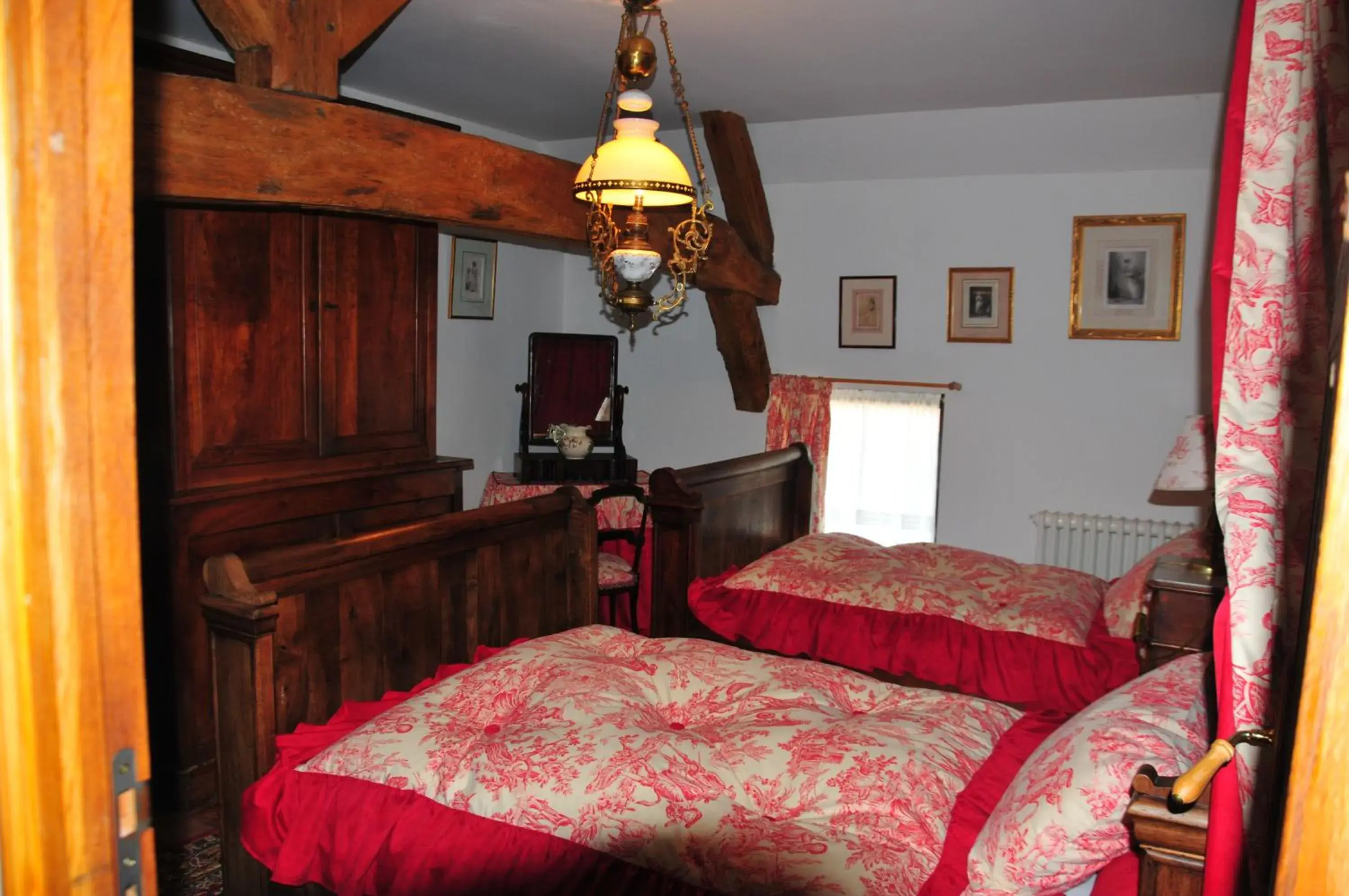 Double Room - single occupancy in LES GUENINS Double Room - single occupancy in LES GUENINS
