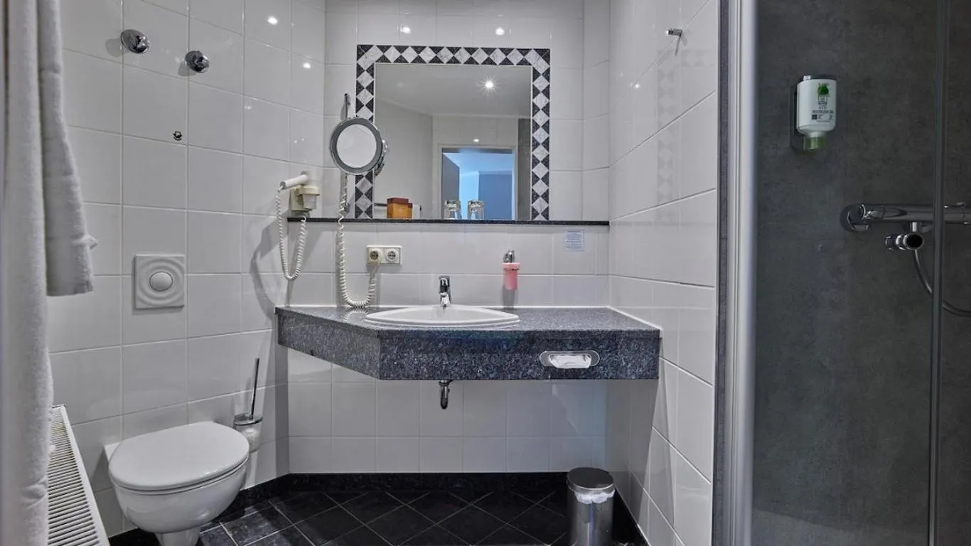 Shower in Tandreas Hotel & Restaurant