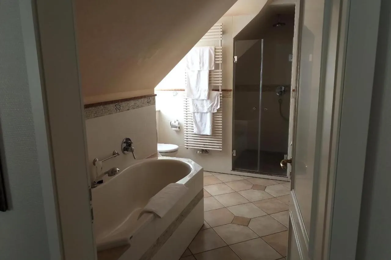 Bathroom in Tandreas Hotel & Restaurant