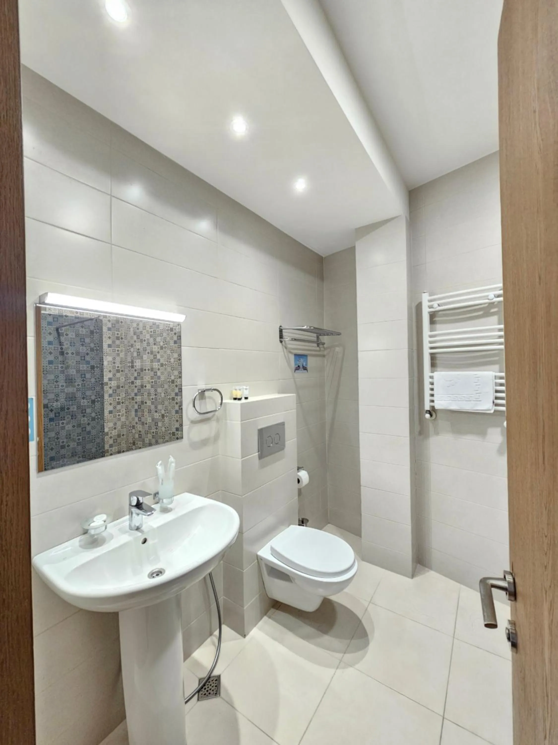 Shower in Brooch Boutique Hotel