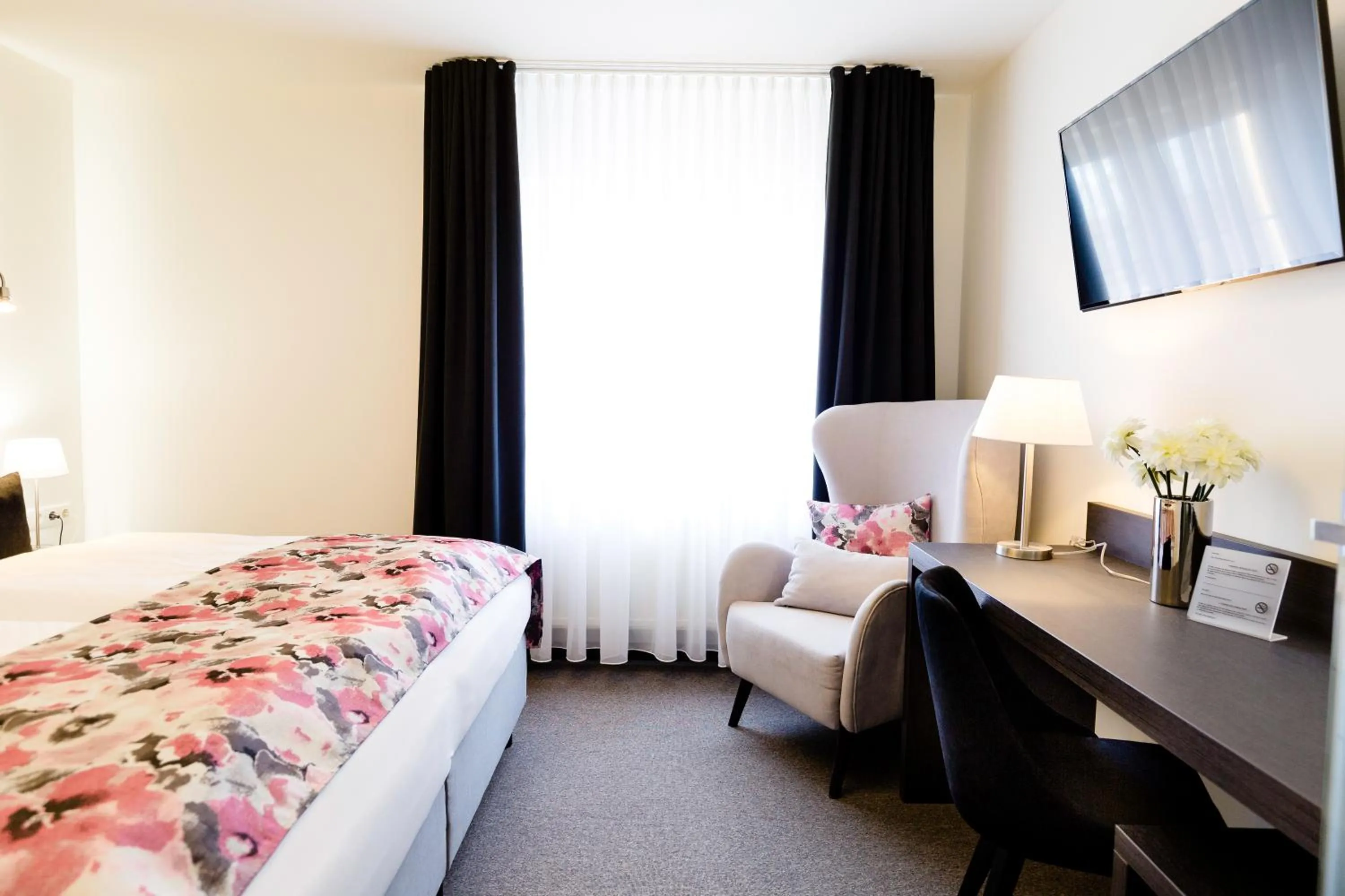 Photo of the whole room, Bed in Hotel Restaurant Zwergschlösschen