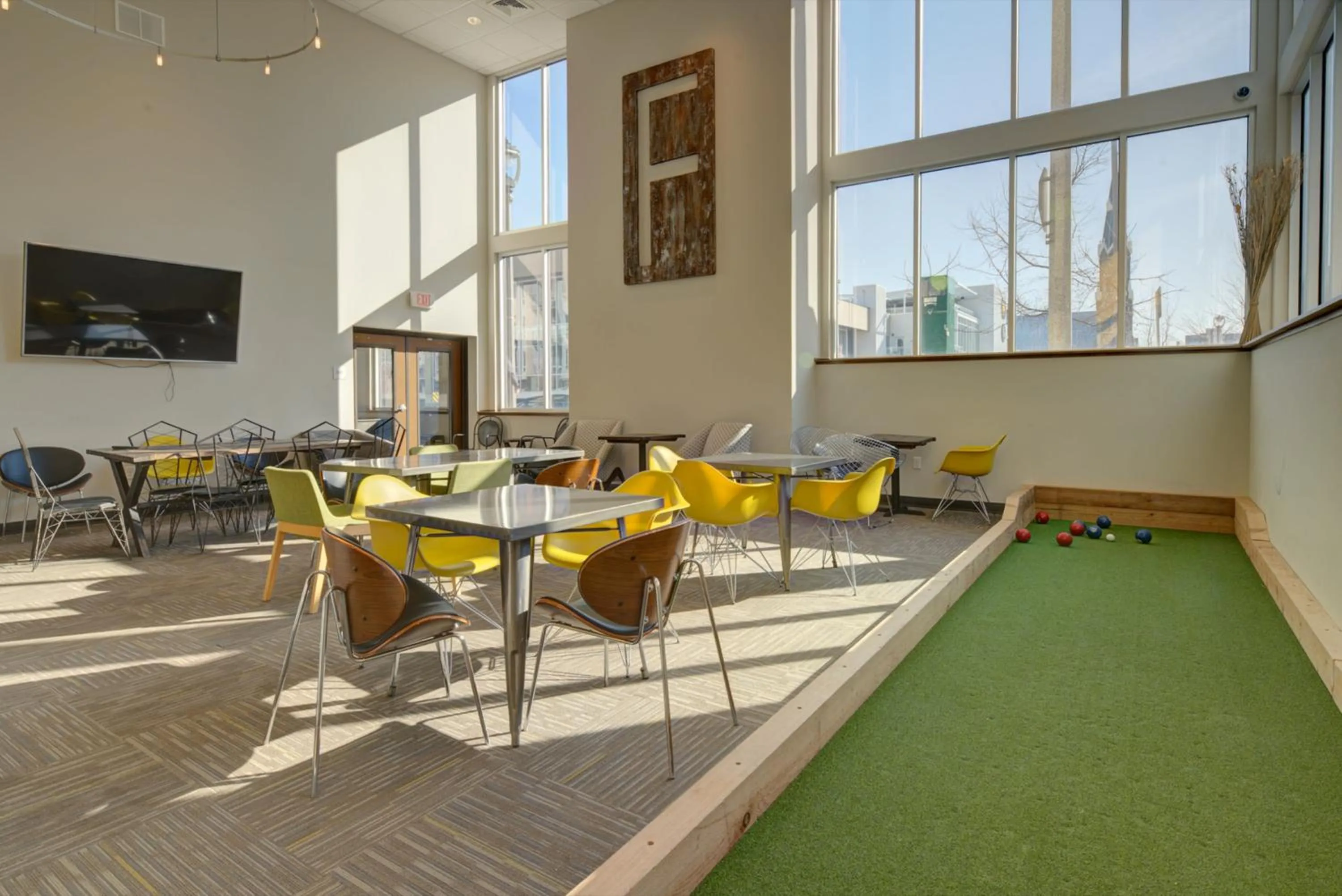 Area and facilities in Kasa Westown Milwaukee