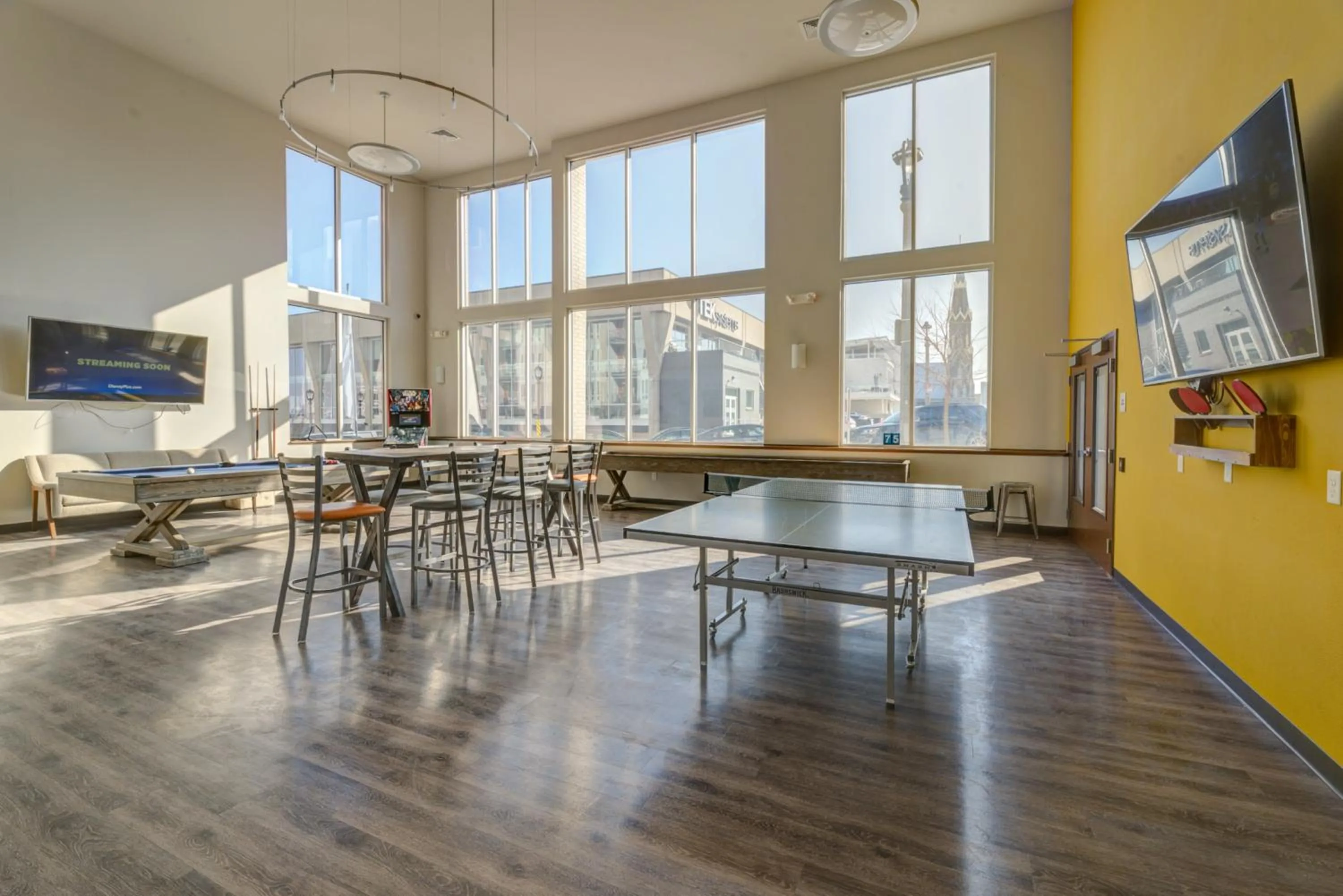 Area and facilities in Kasa Westown Milwaukee