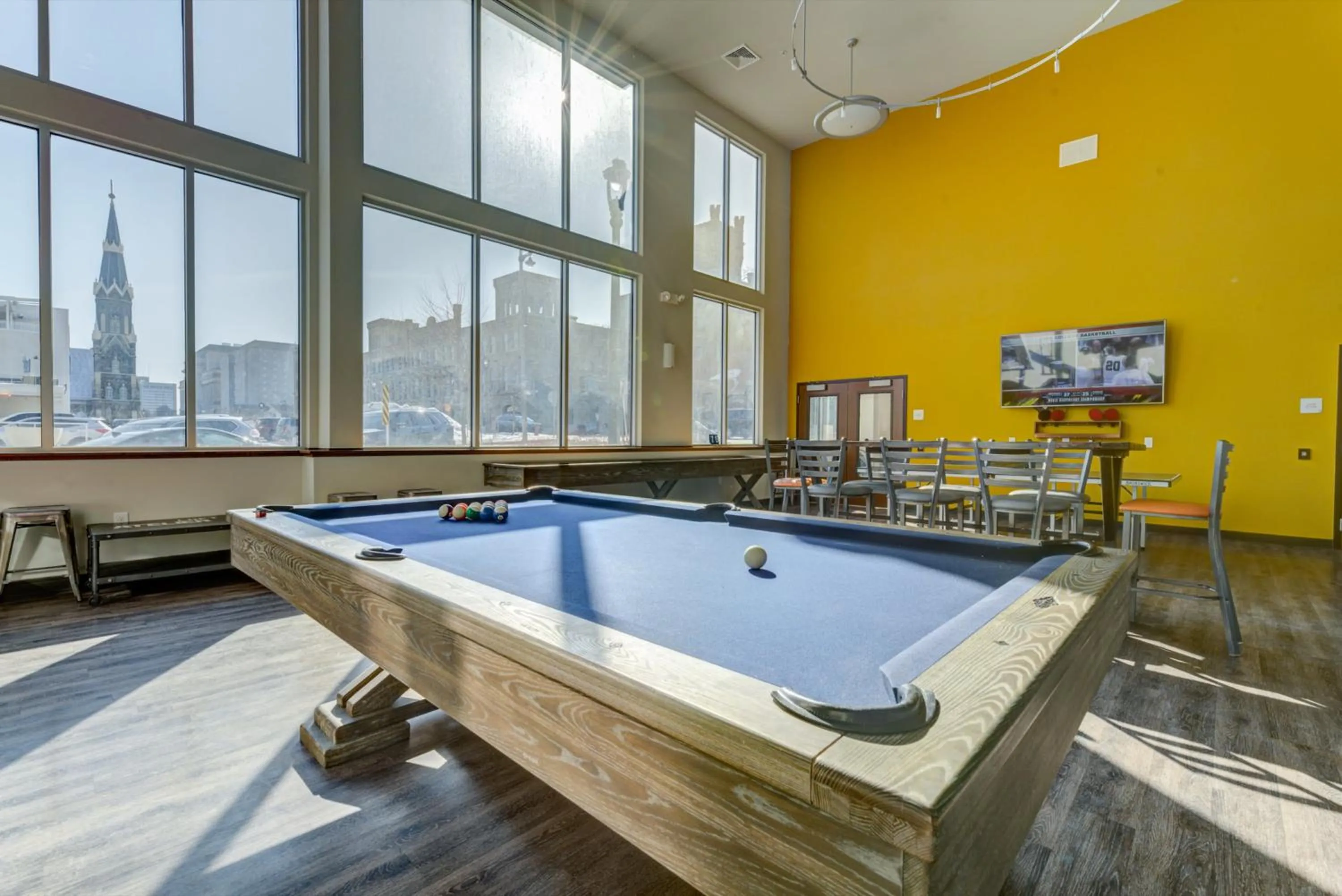 Area and facilities in Kasa Westown Milwaukee