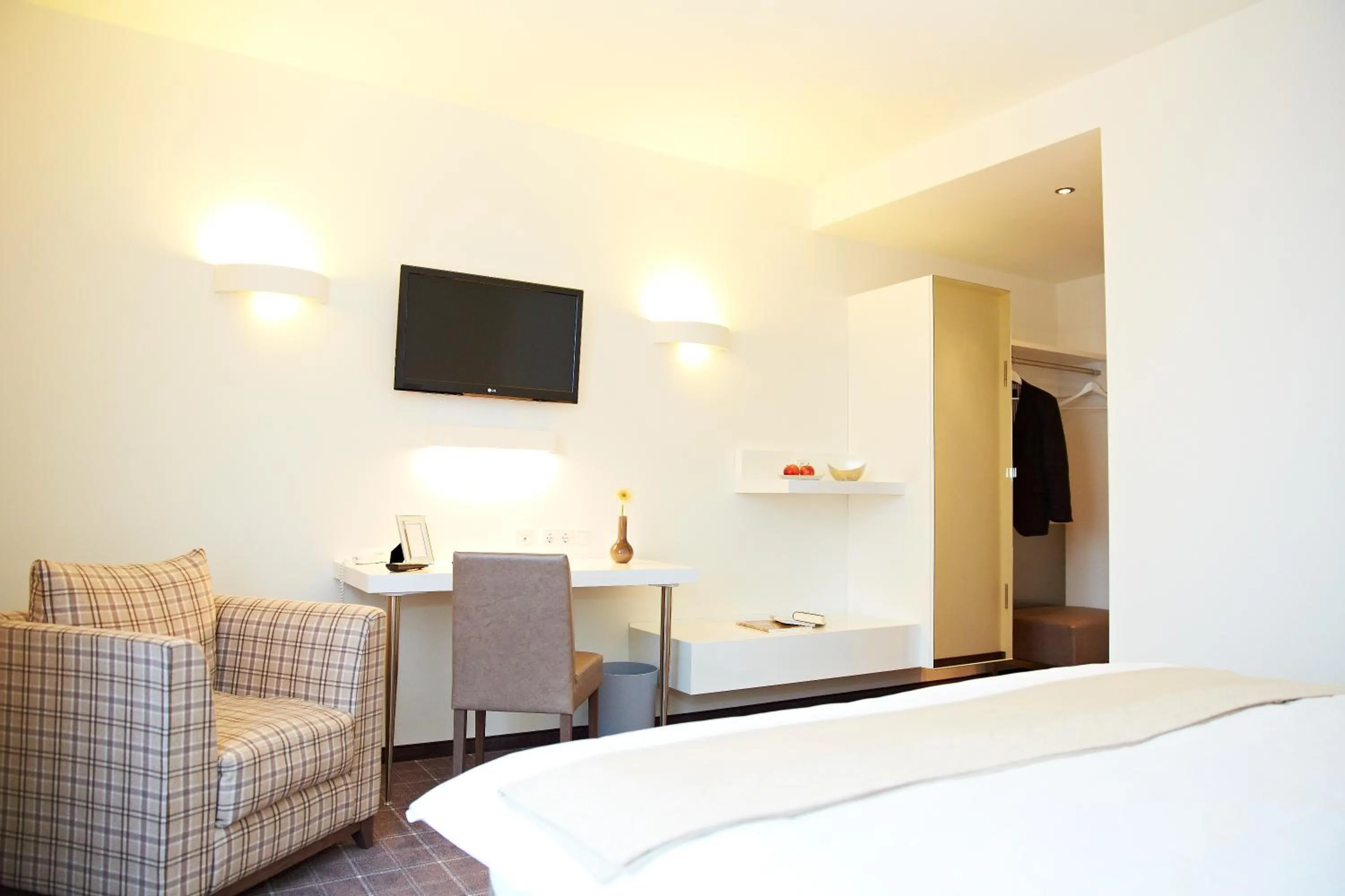 TV and multimedia, Bed in Landhotel Sonne