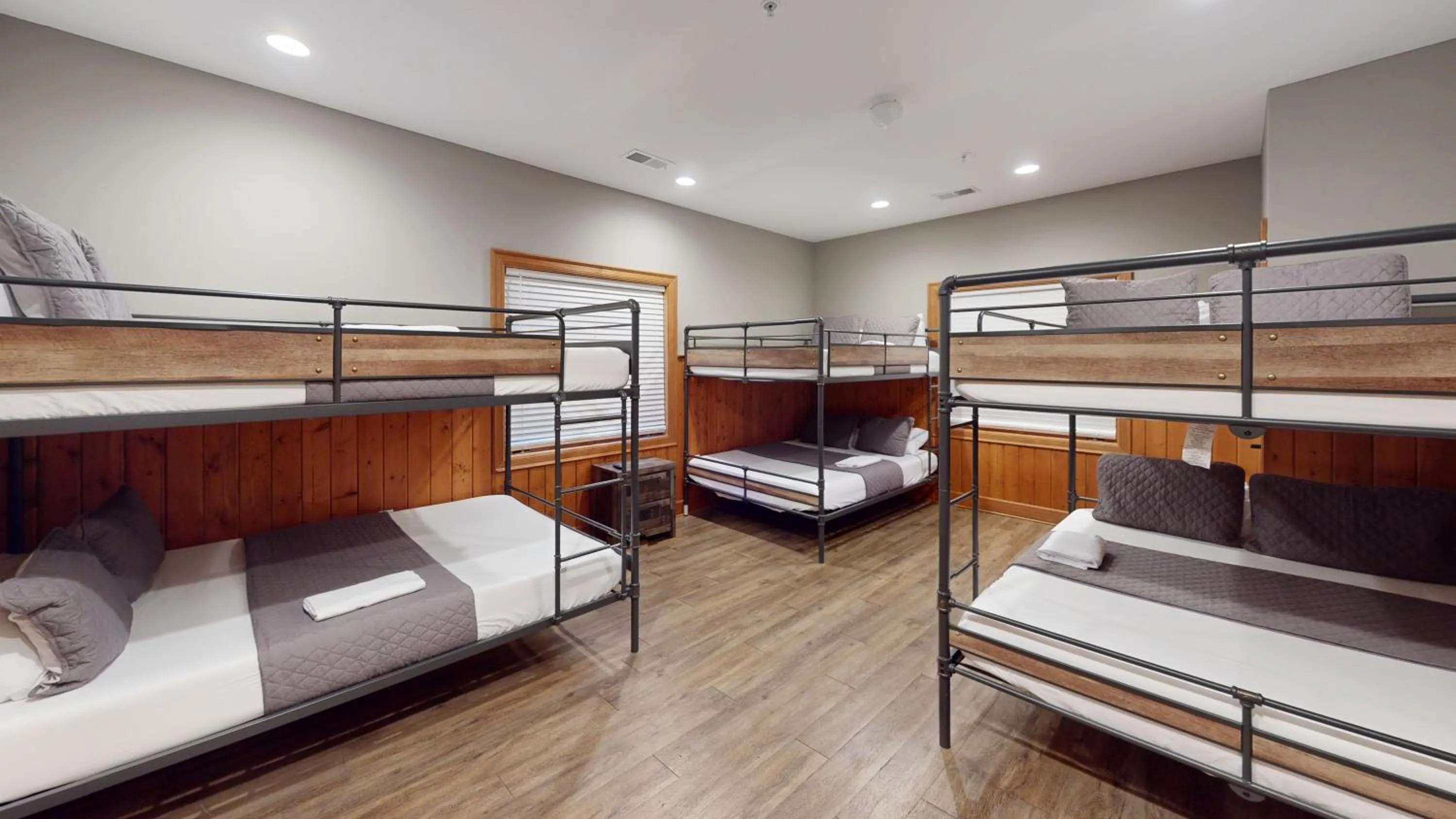 Bed in Viewpoint Condominiums