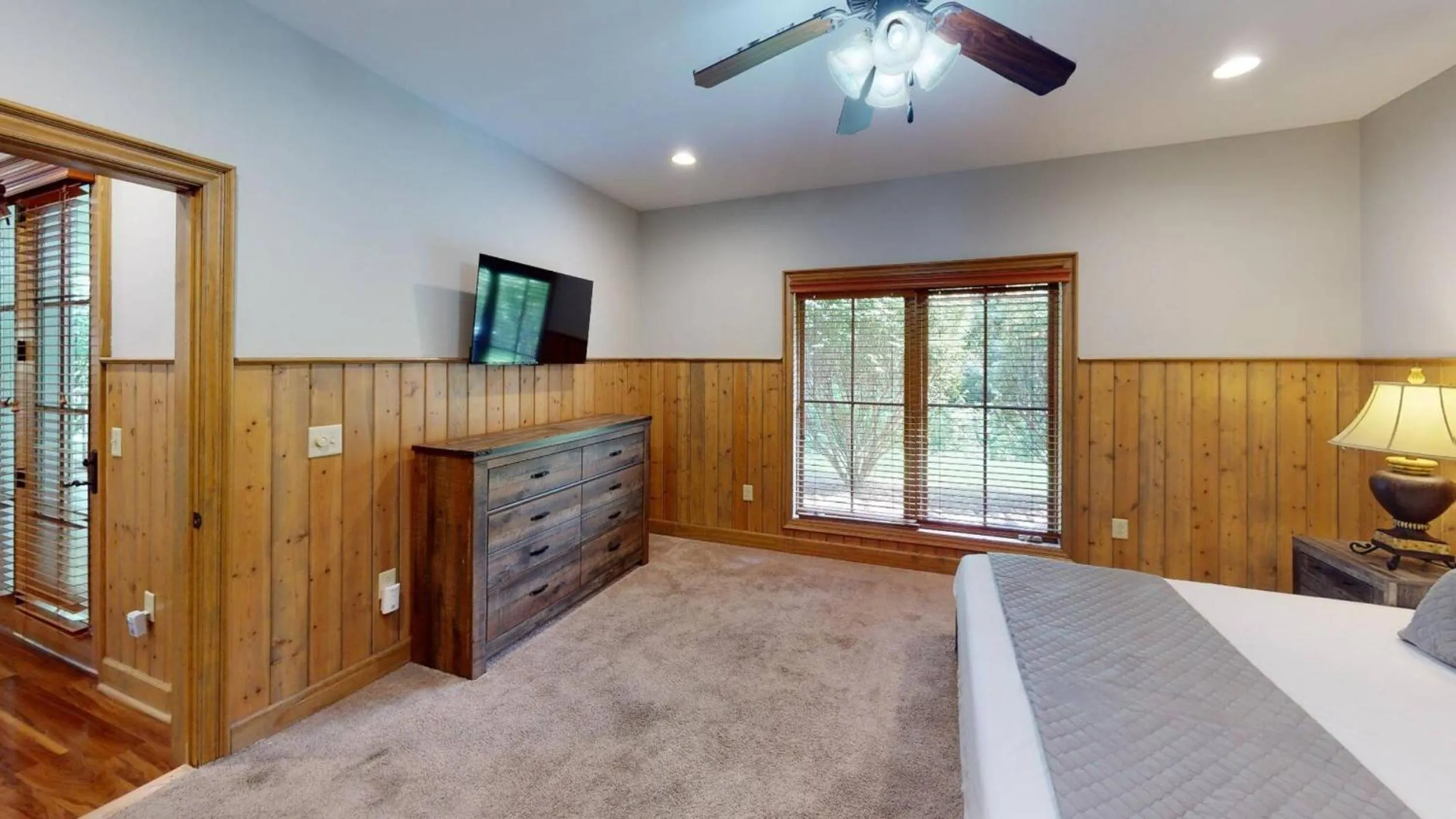 Other, Bed in Viewpoint Condominiums