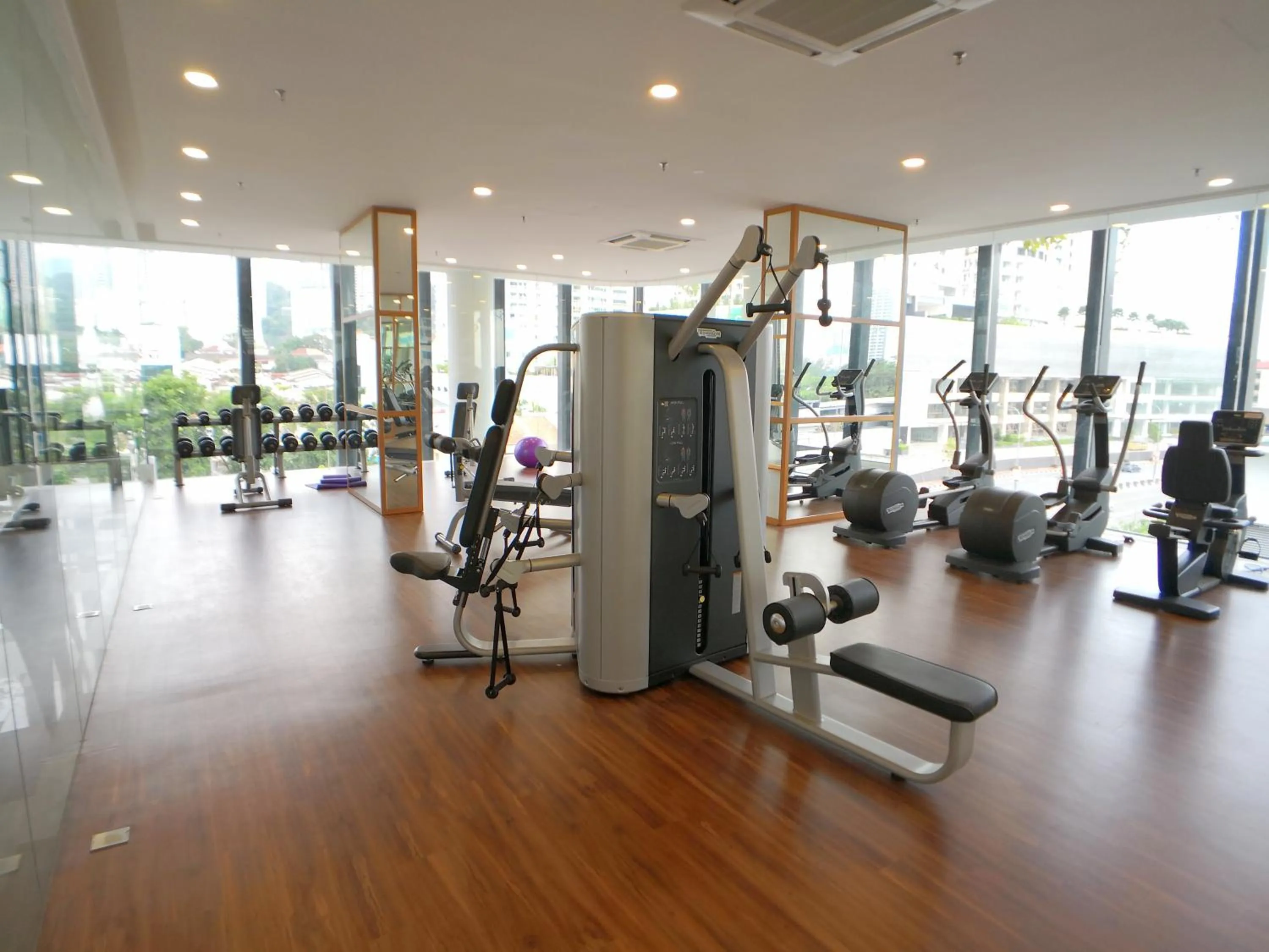 Fitness centre/facilities in The Landmark by Comfy
