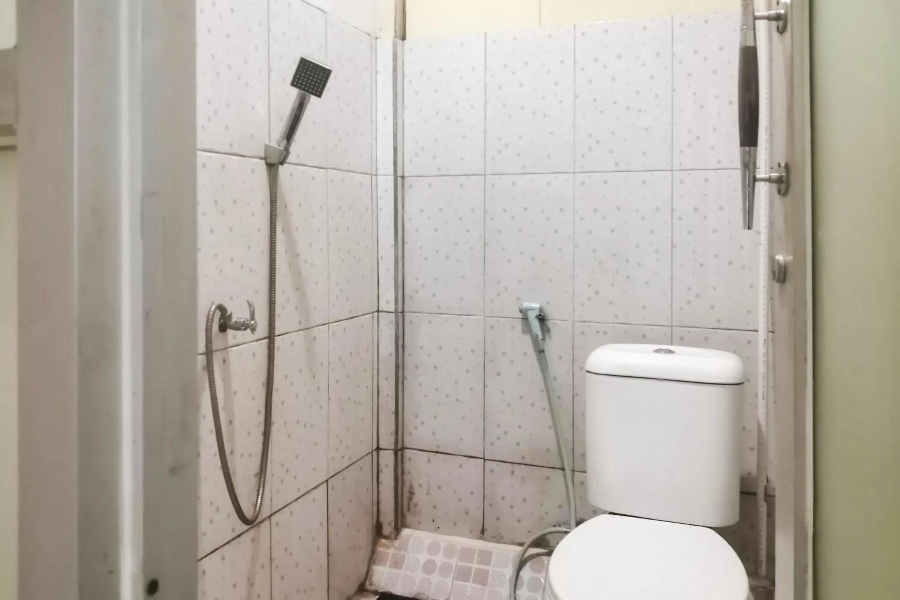 Bathroom in Good Sleep 1 RedPartner