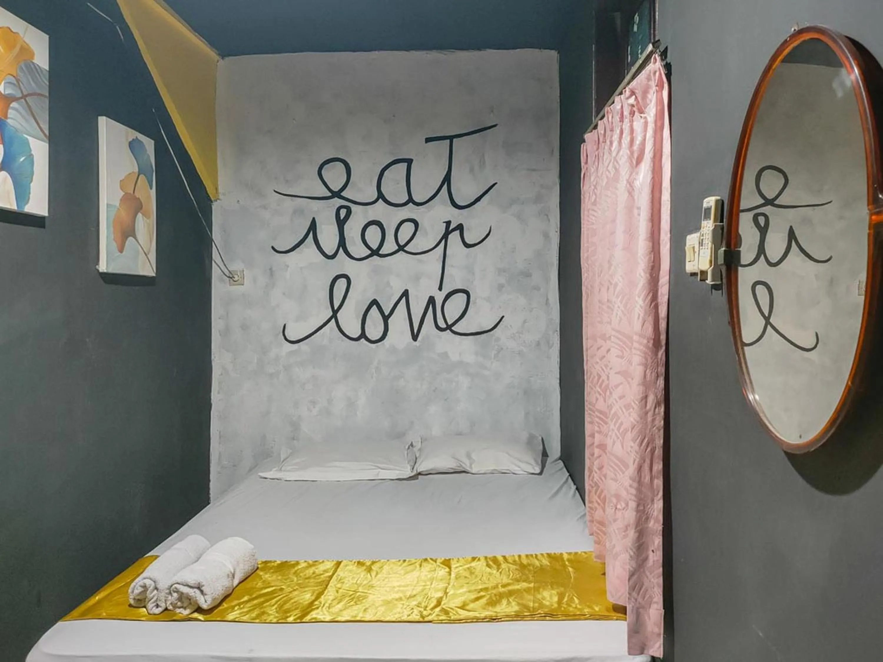 Bedroom, Bed in Yellow Sapphire RedPartner near Mayjend Sungkono