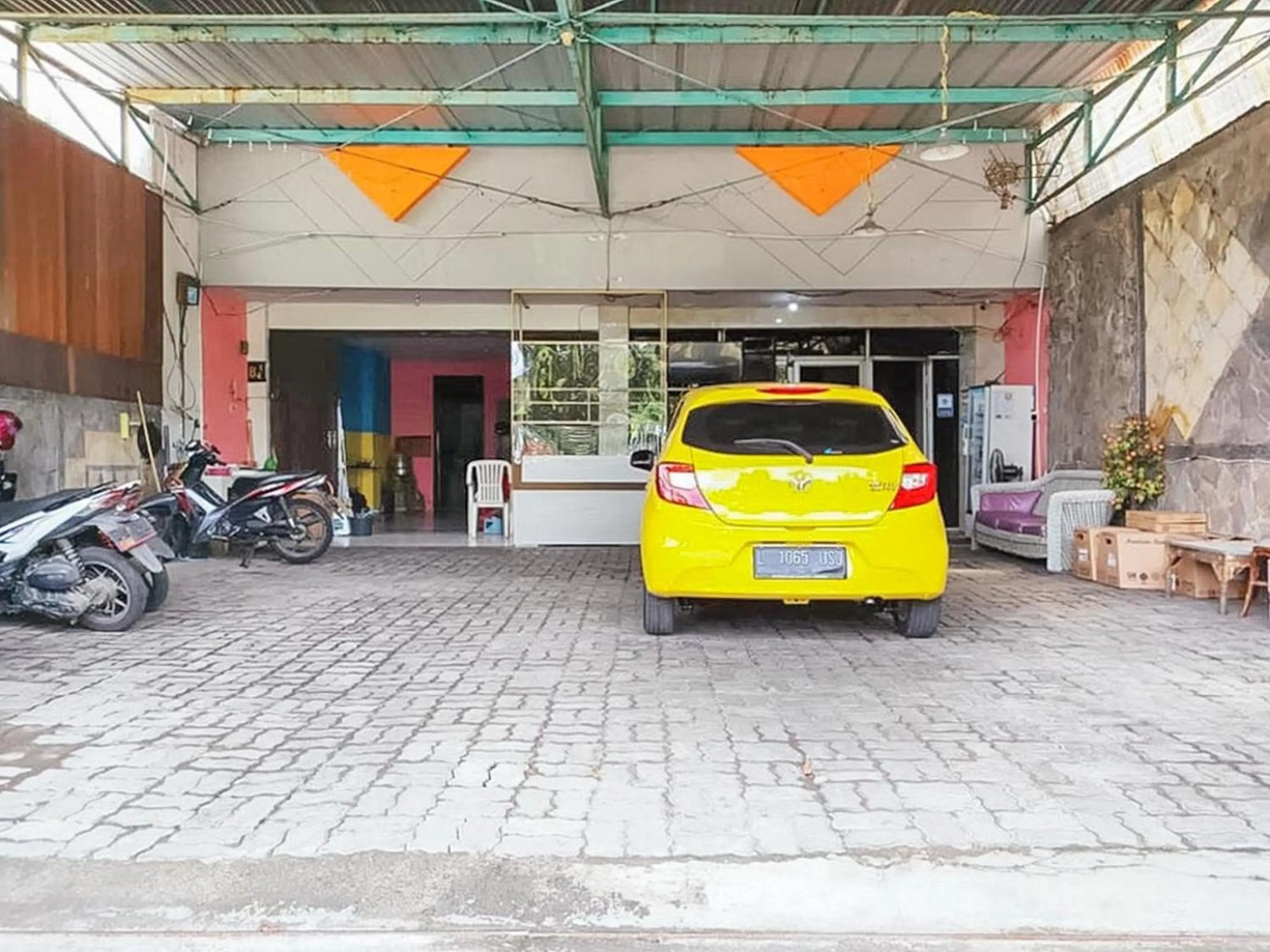 Facade/entrance in Yellow Sapphire RedPartner near Mayjend Sungkono