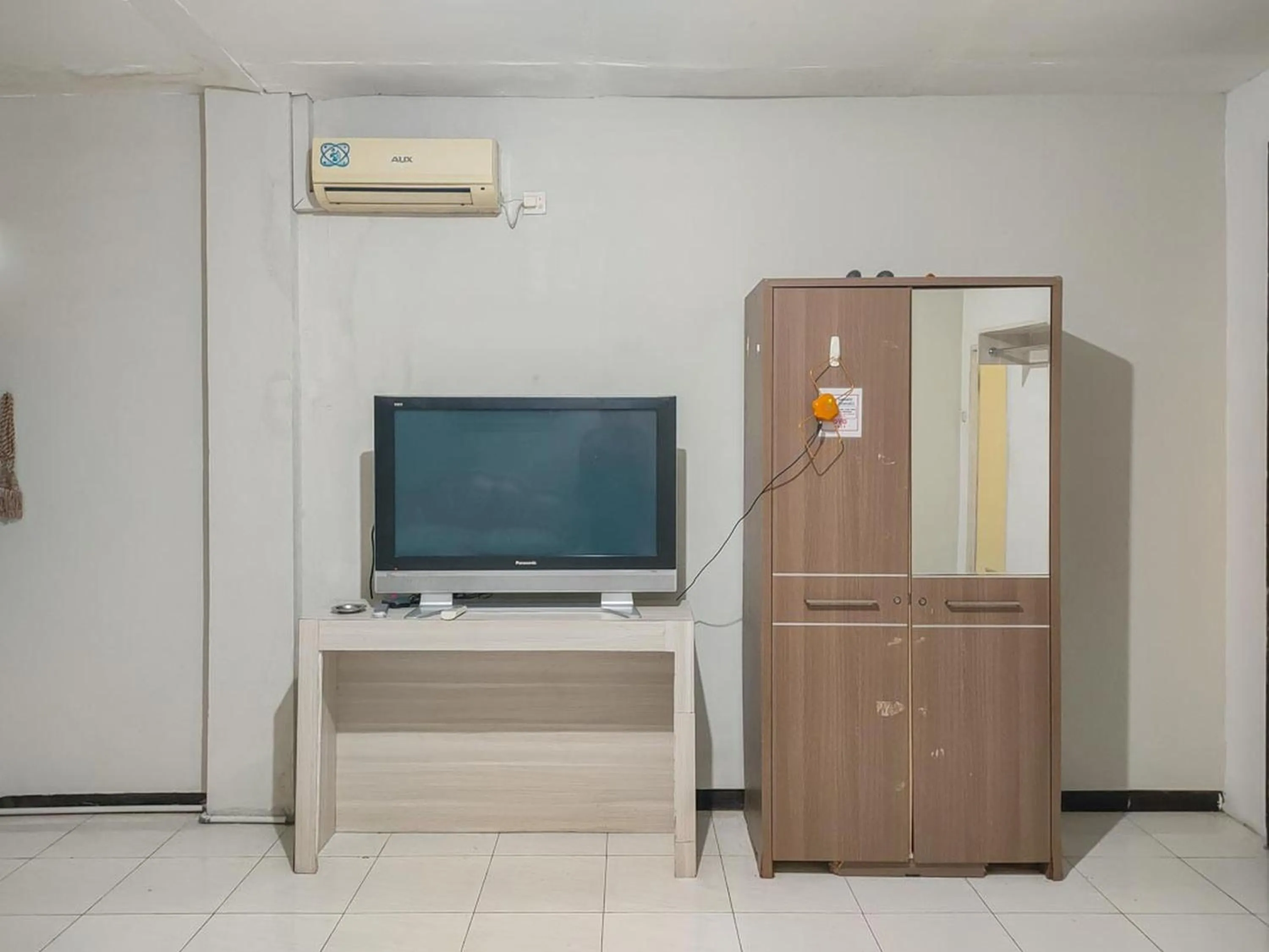 TV and multimedia in Yellow Sapphire RedPartner near Mayjend Sungkono