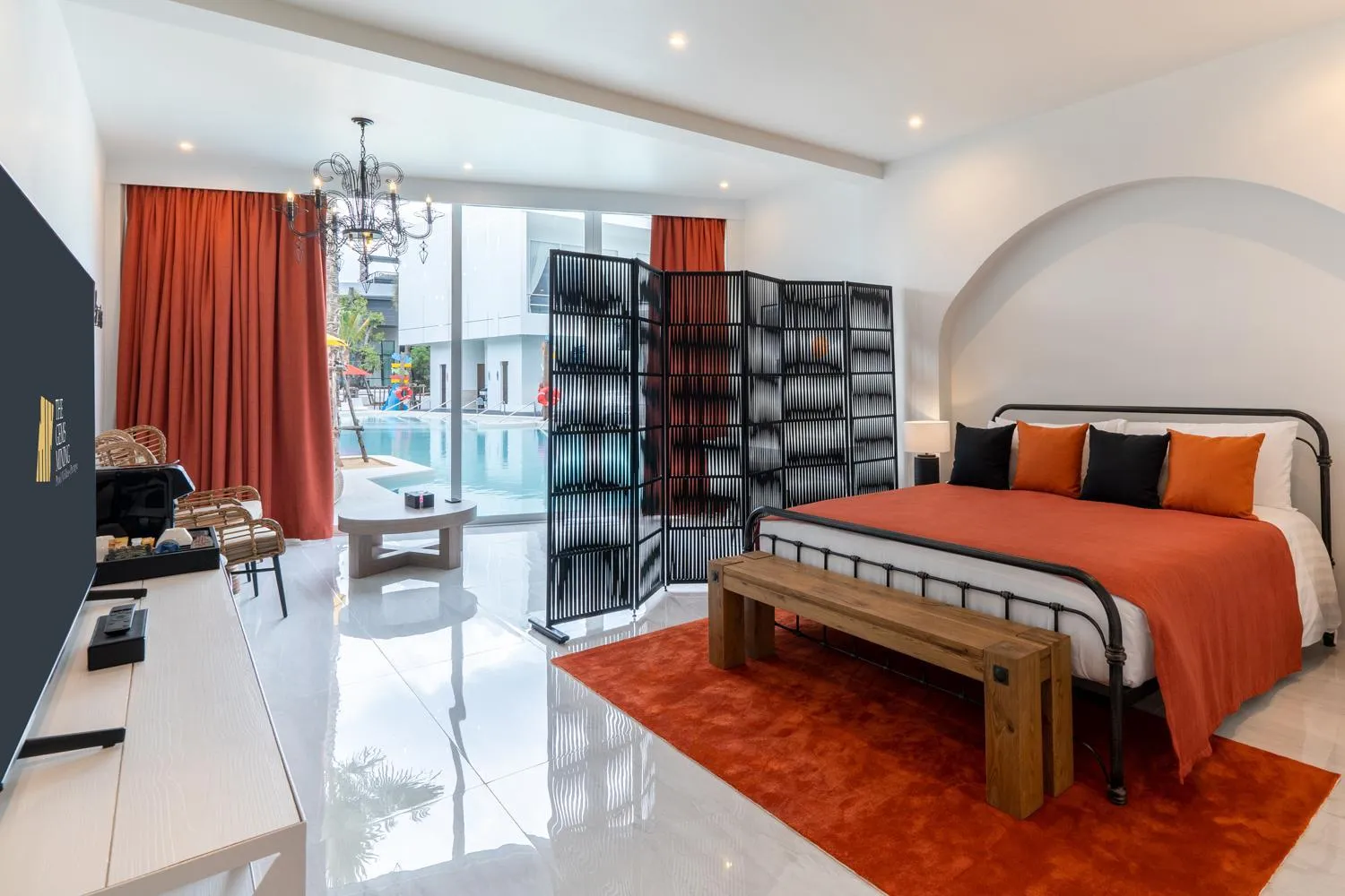 Communal lounge/ TV room, Bed in The Gems Mining Pool Villas Pattaya