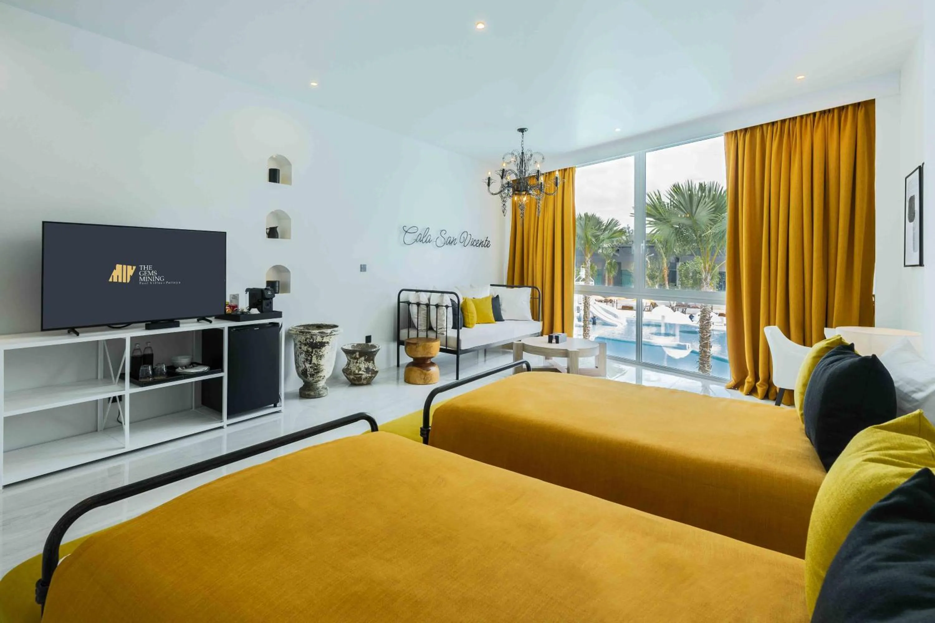 Communal lounge/ TV room in The Gems Mining Pool Villas Pattaya