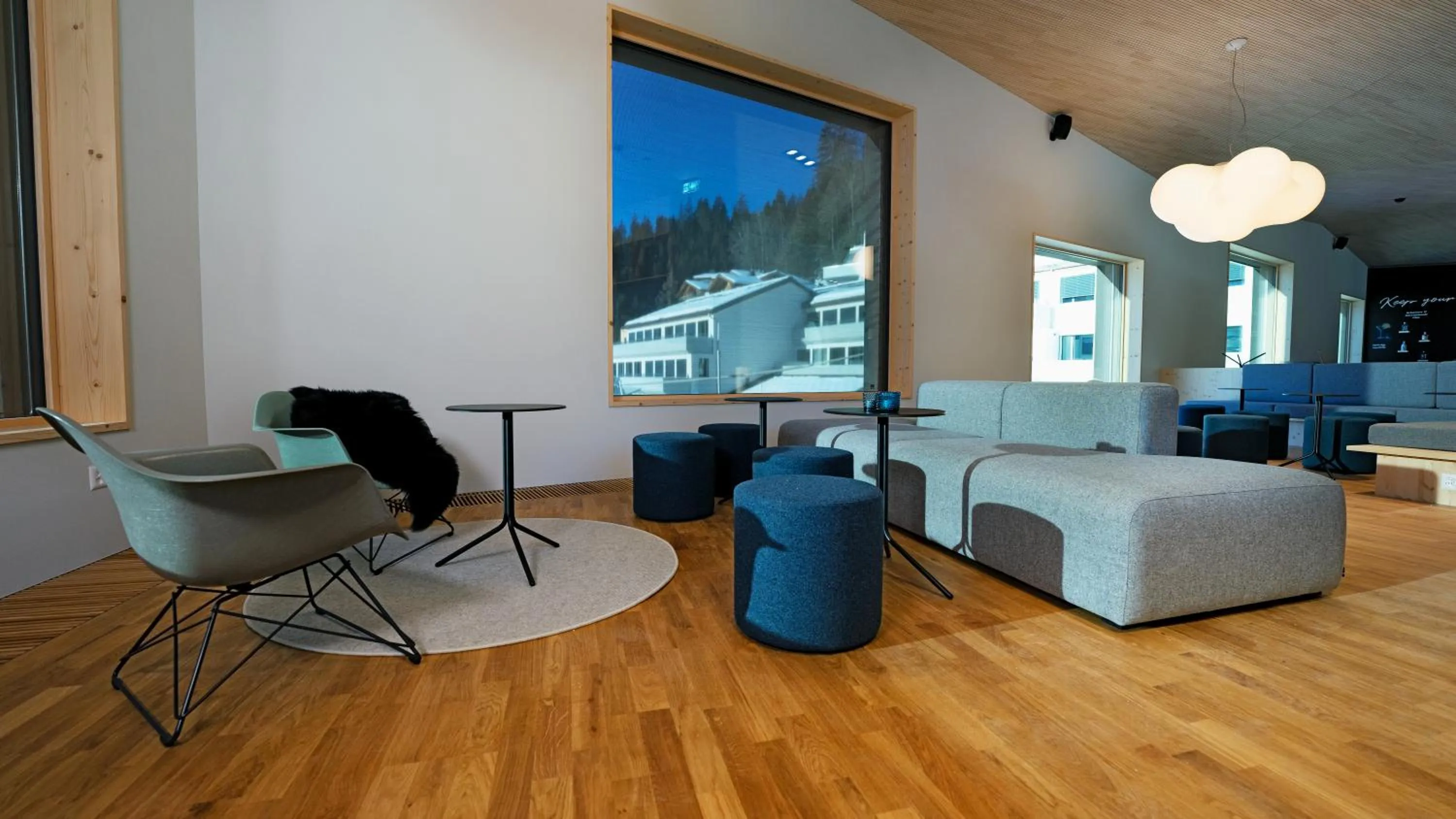 Communal lounge/ TV room in Laax wellnessHostel3000