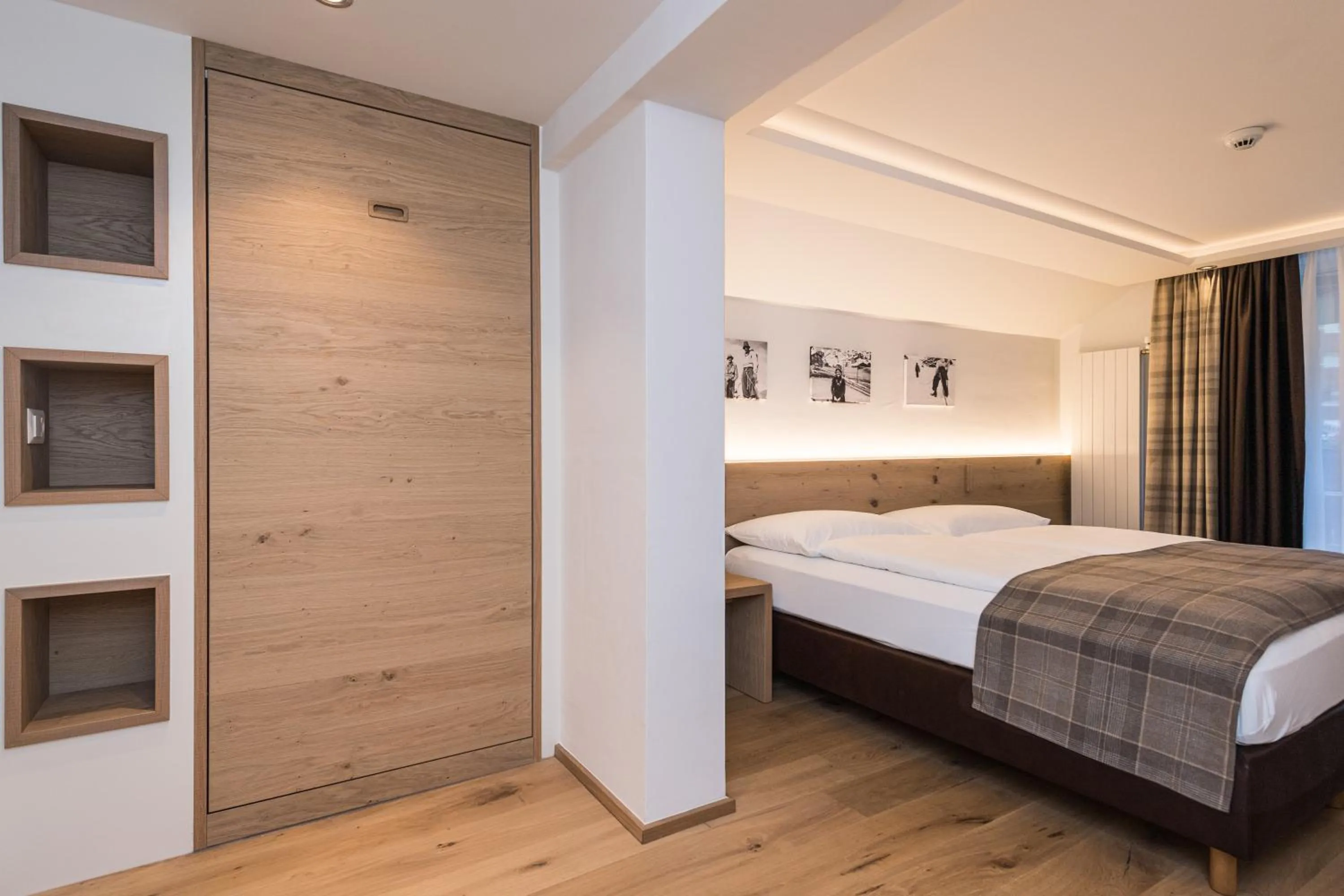 Bedroom, Bed in Hotel Bella Vista Zermatt