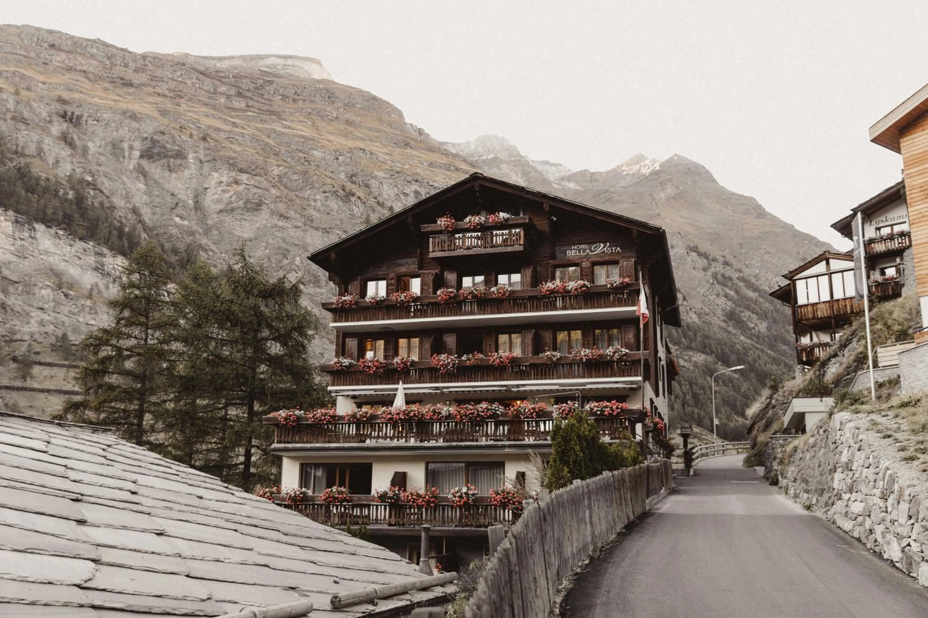 Facade/entrance in Hotel Bella Vista Zermatt
