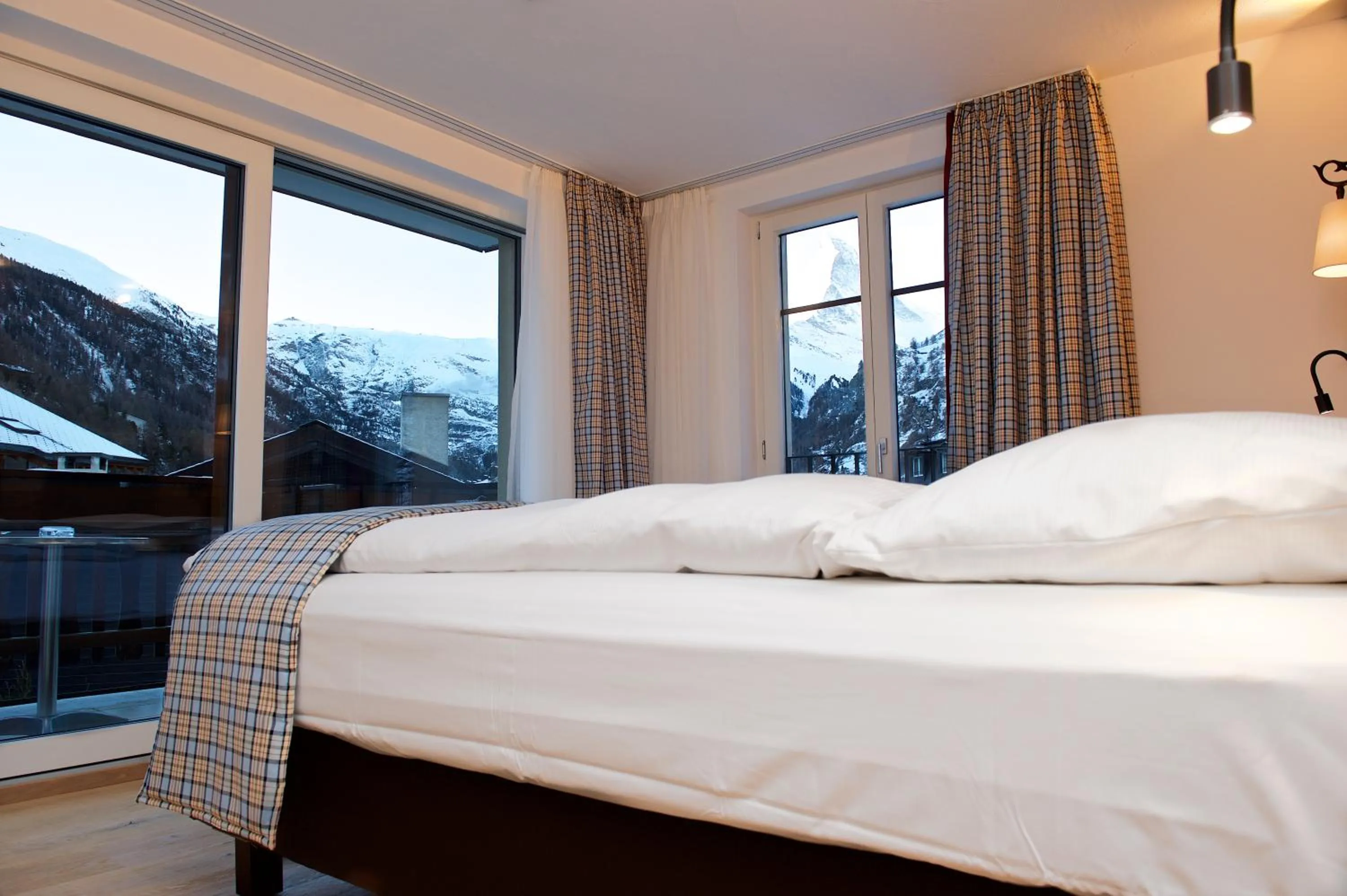 Mountain view, Bed in Hotel Bella Vista Zermatt