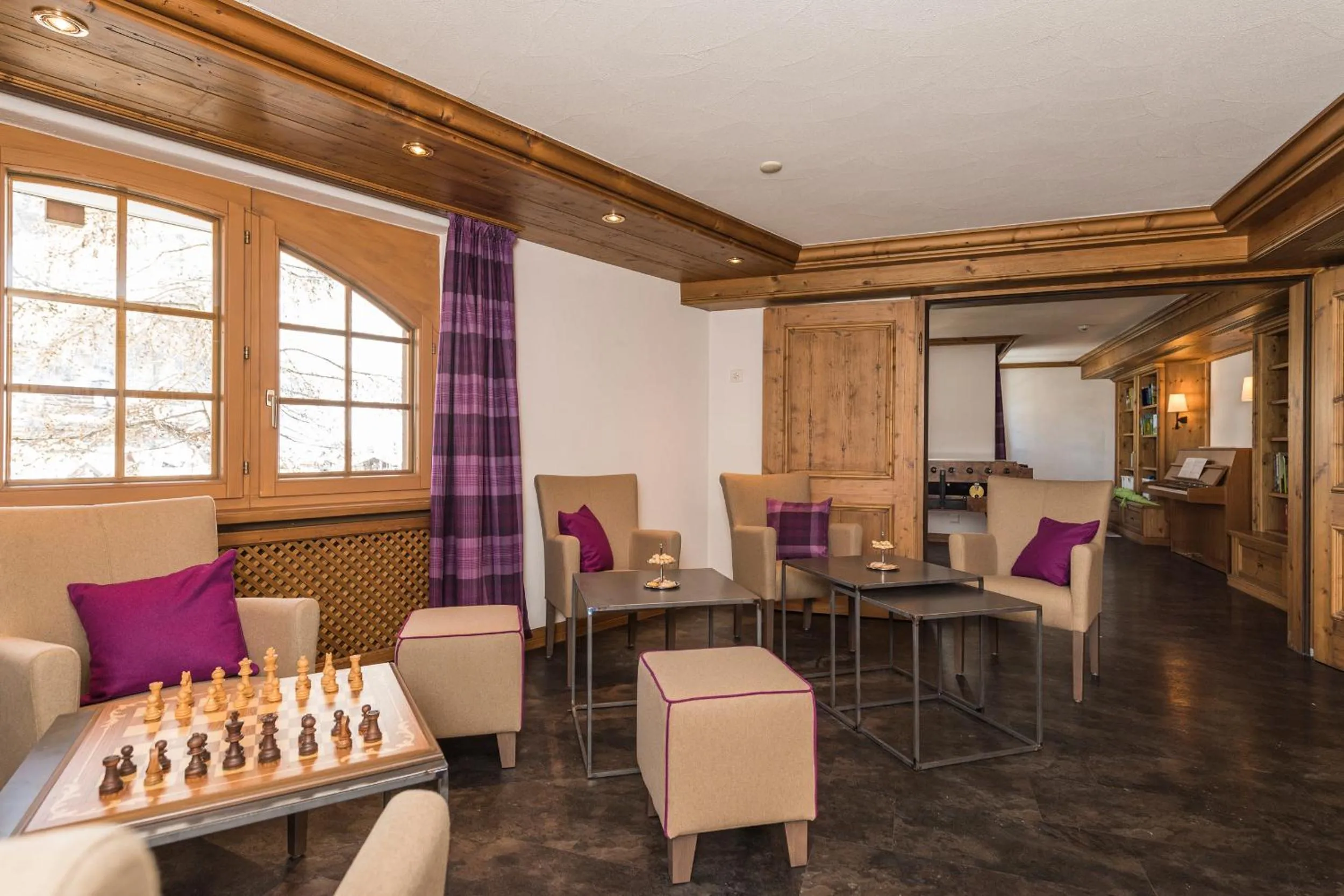 Library in Hotel Bella Vista Zermatt