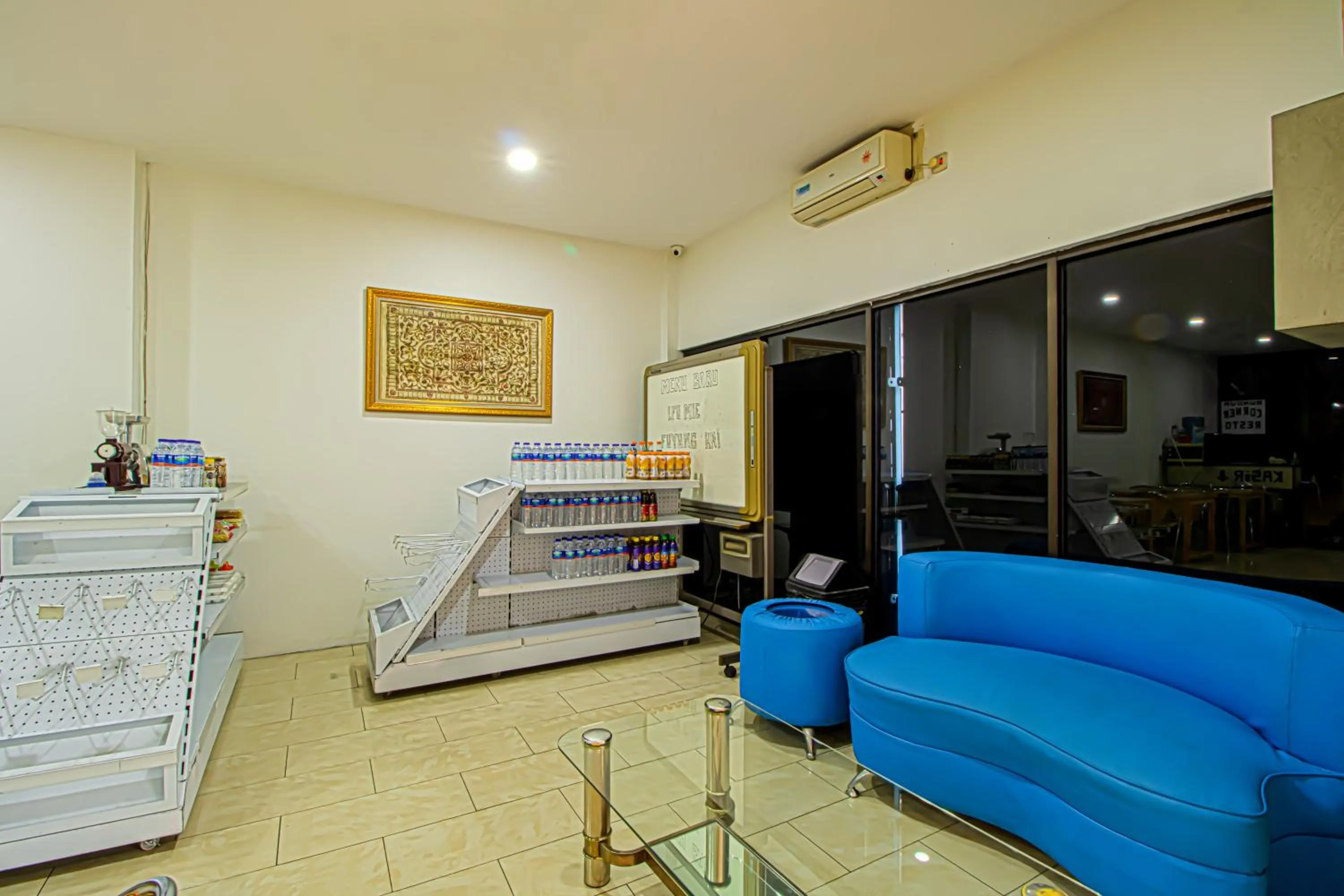 Lobby or reception in Bungur Inn Syariah