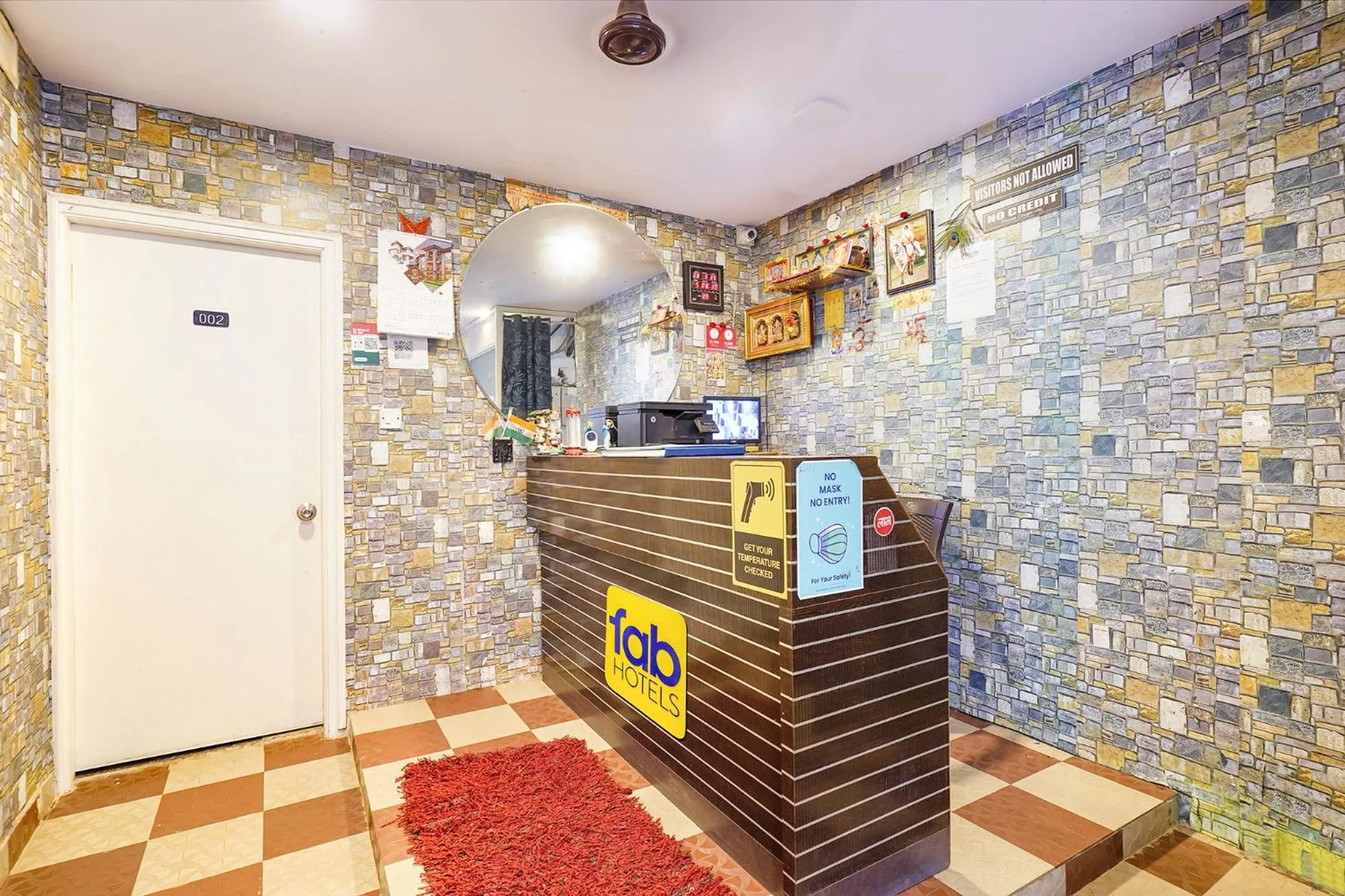 Lobby or reception in FabHotel Kings Suites Banaswadi