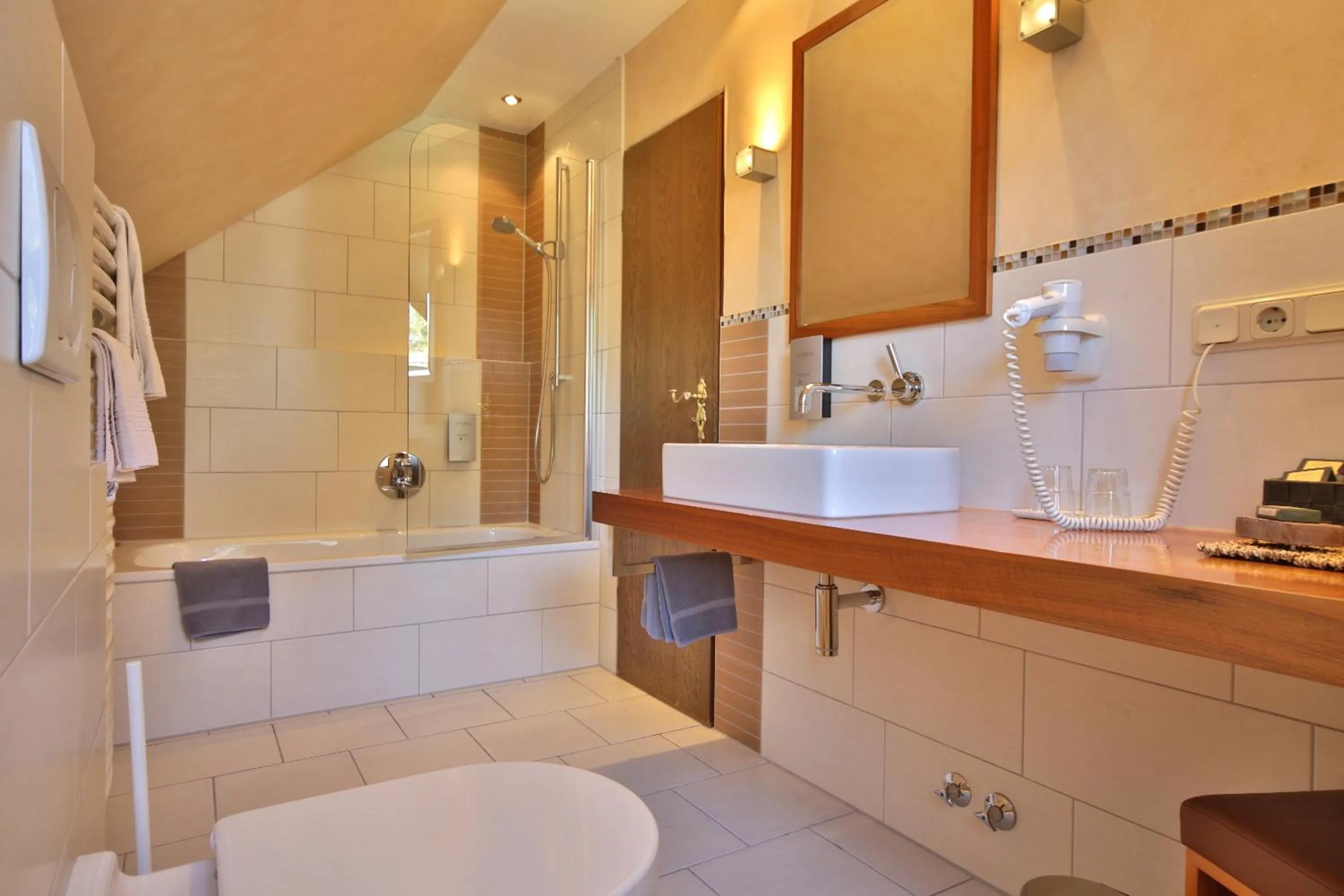 Bathroom in Landidyll Wilminks Parkhotel