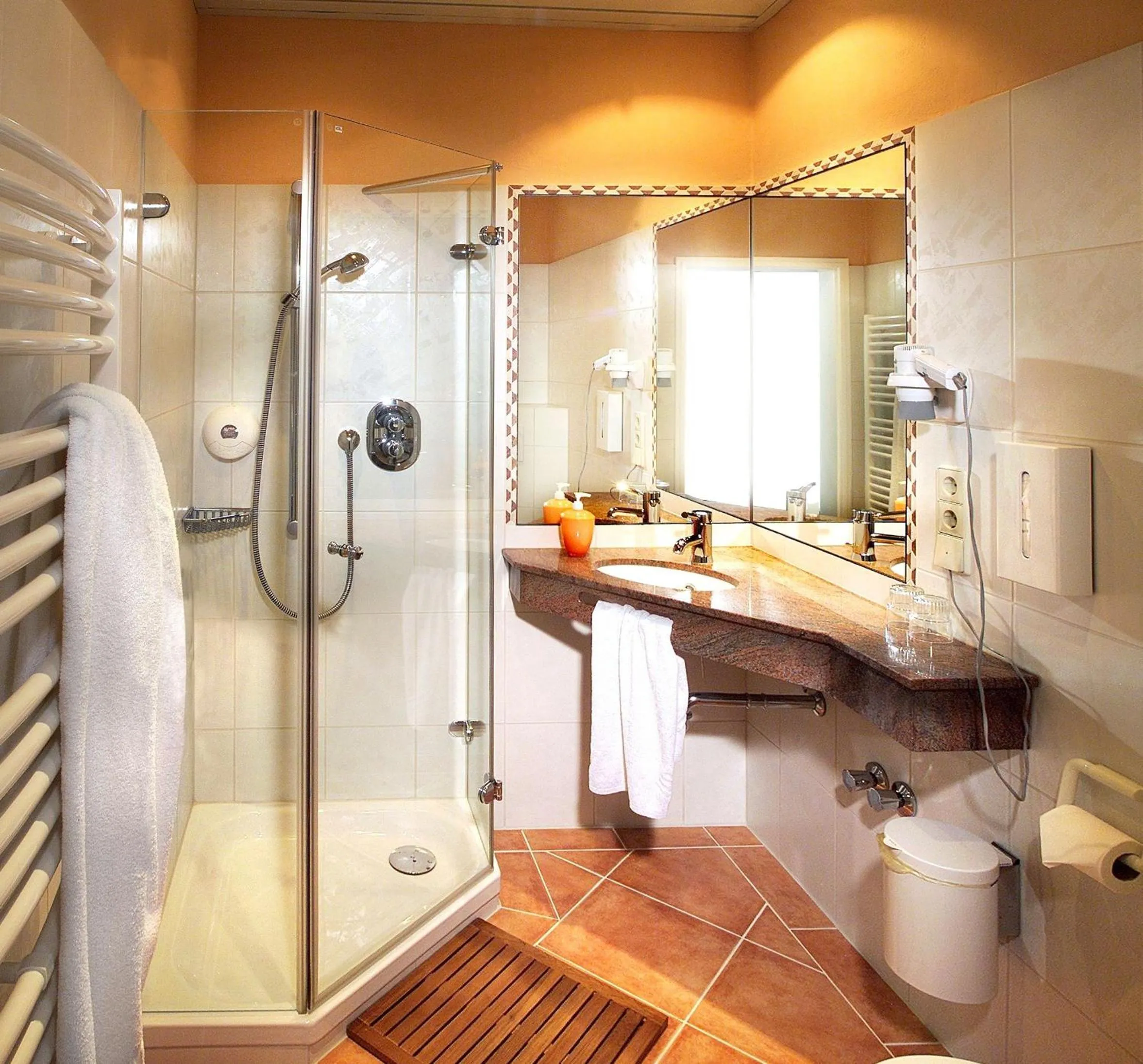 Bathroom in Landidyll Wilminks Parkhotel