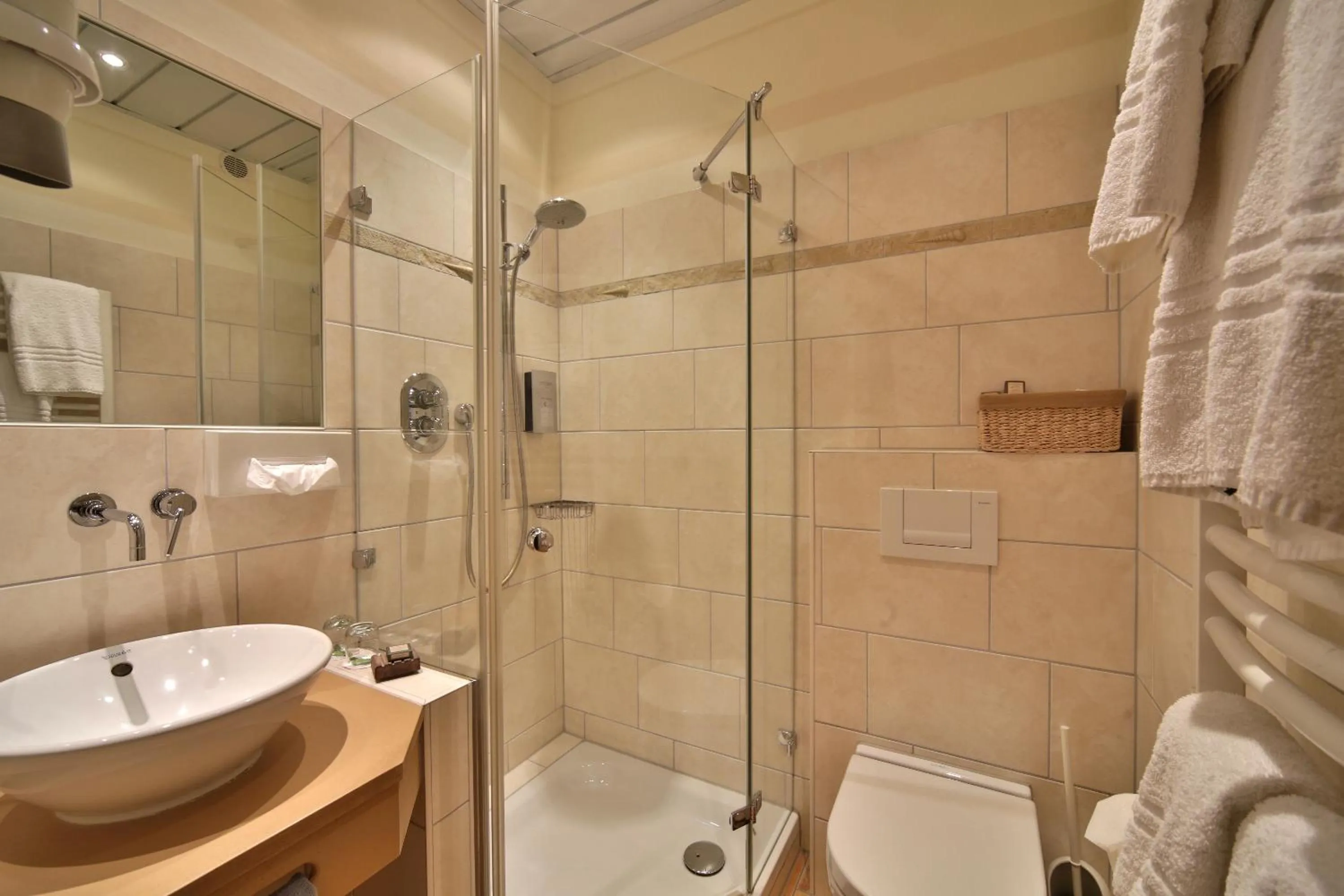 Bathroom in Landidyll Wilminks Parkhotel