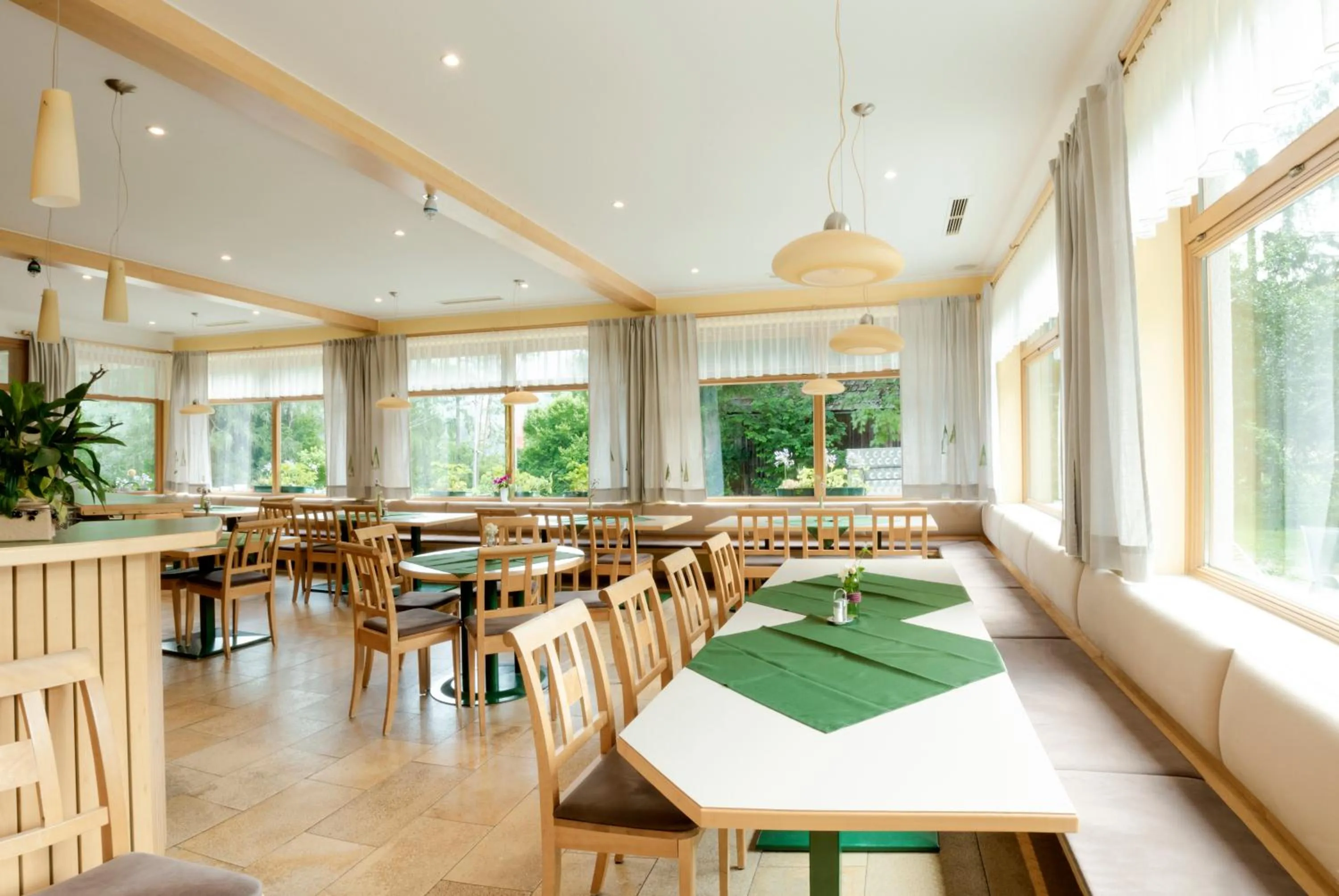 Restaurant/places to eat in Sporthotel Grünau - Wimmergreuth