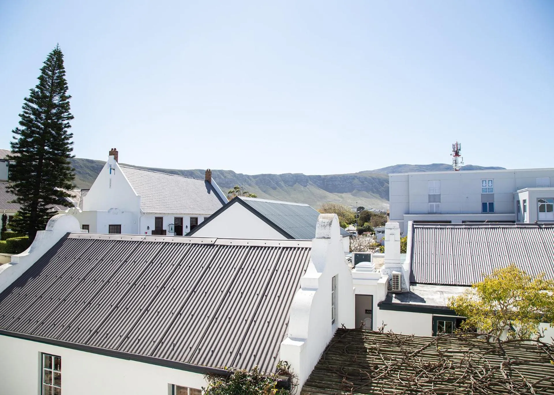 Marine Square Luxury Suites