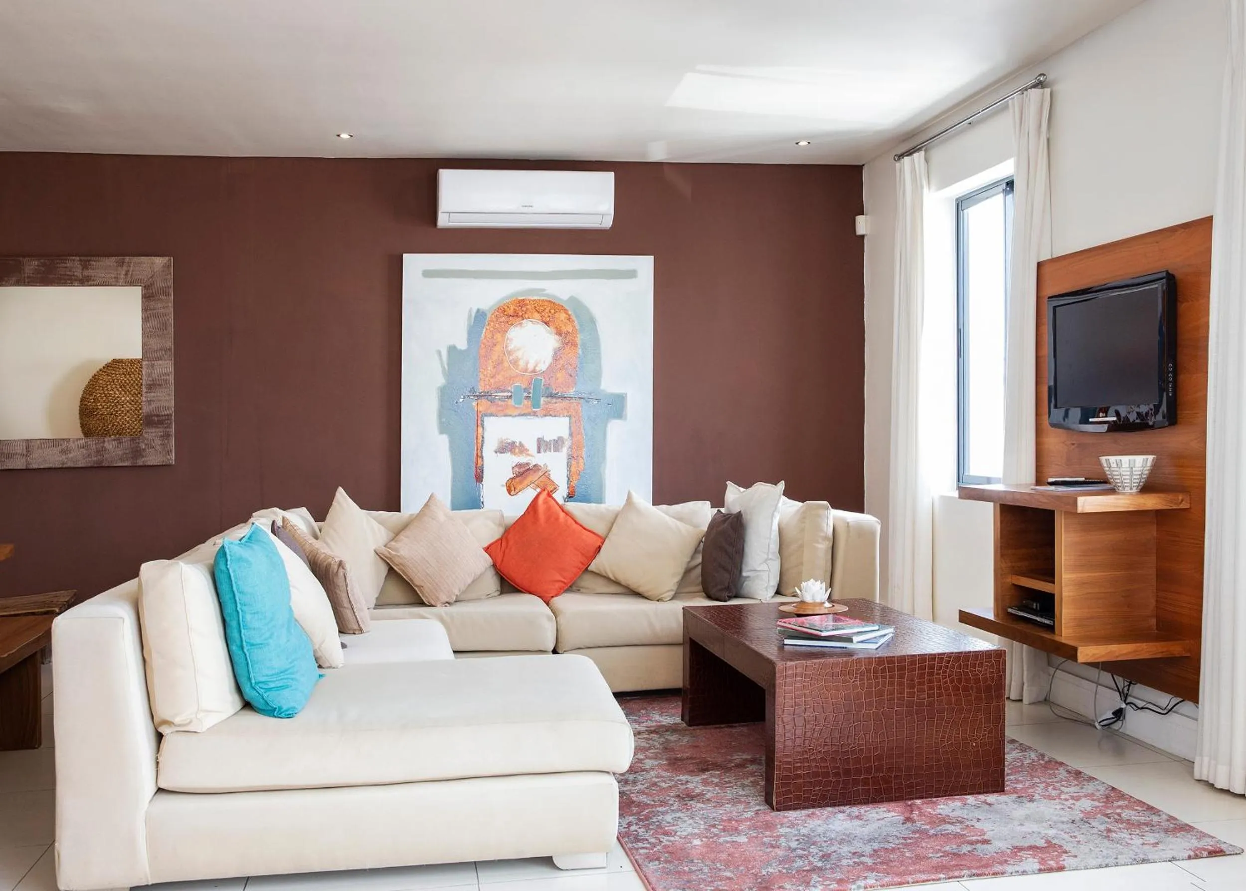 Marine Square Luxury Suites