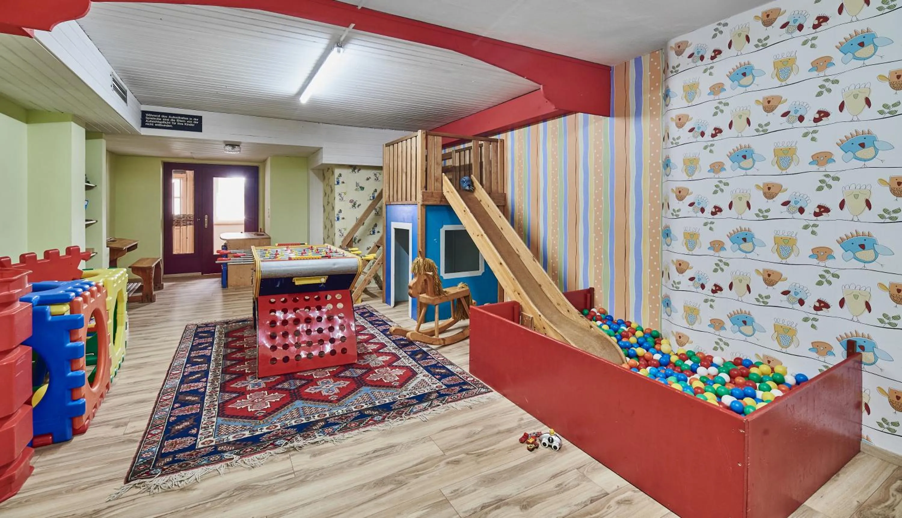 Kids's club in Aktivhotel & Gasthof Schmelz Ihr familienfreundliches Urlaubs Hotel mit Wellness Almsauna ab Februar Chiemgau Karte