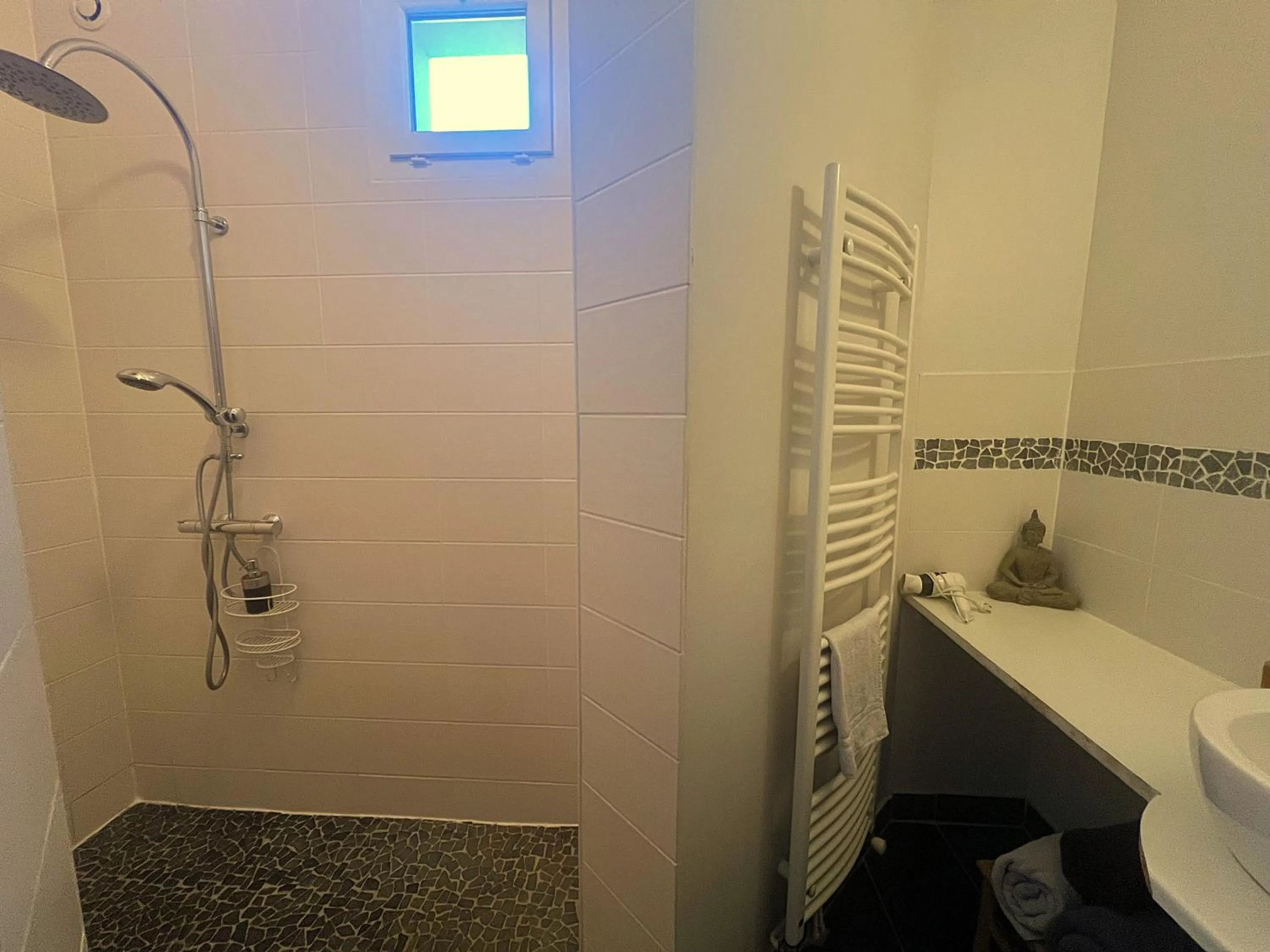 Shower in La Villa Camille