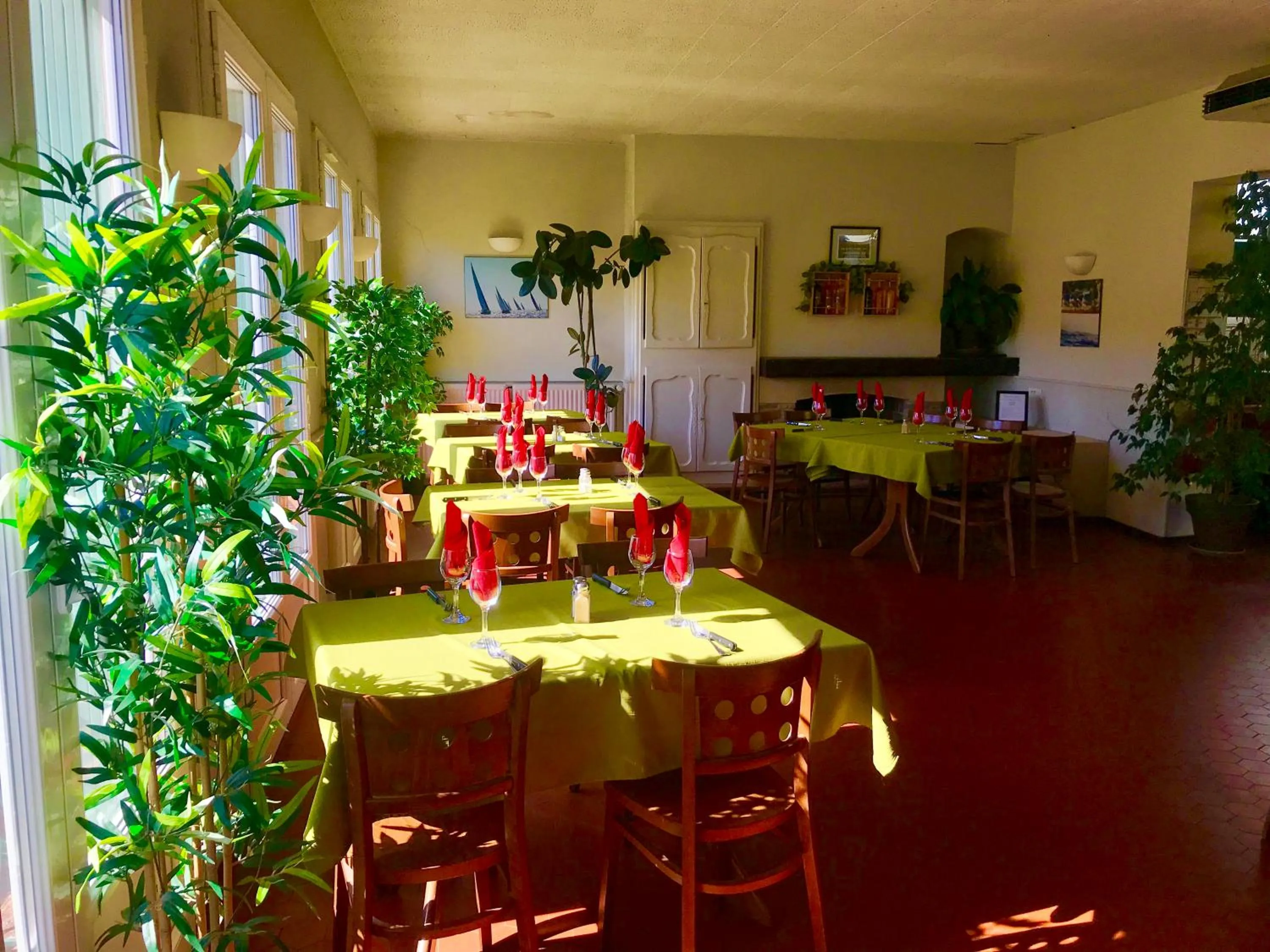 Restaurant/places to eat in VTF Clairefont