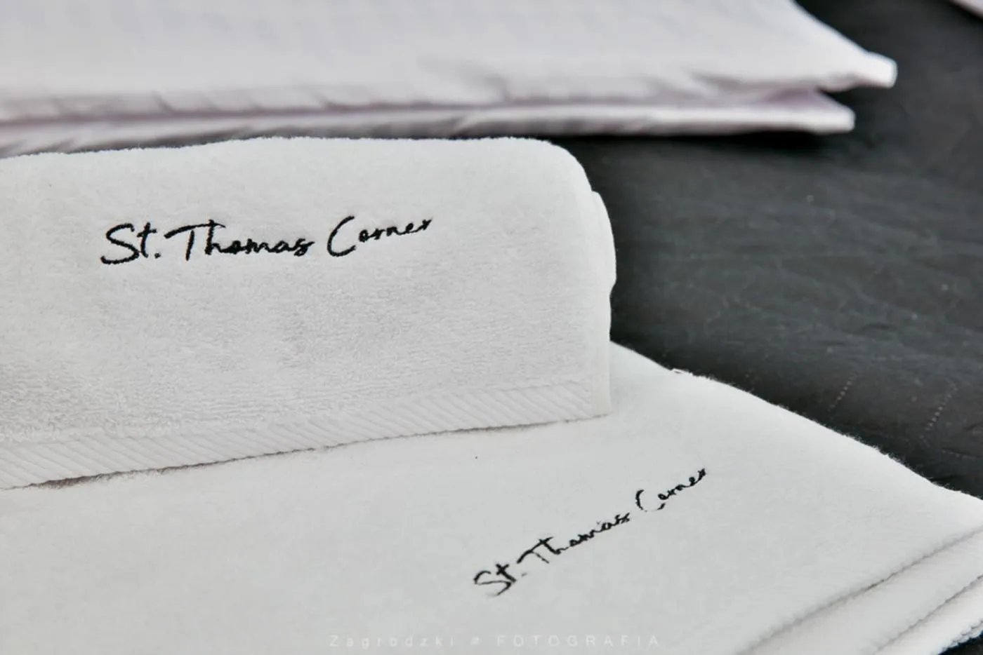 Bed in Saint Thomas Corner - by Upstairs