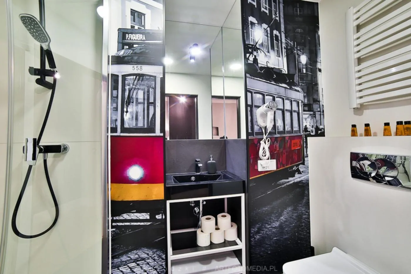 Shower in Saint Thomas Corner - by Upstairs