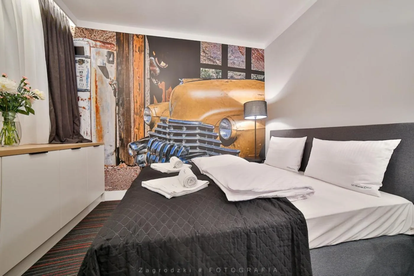 Bed in Saint Thomas Corner - by Upstairs