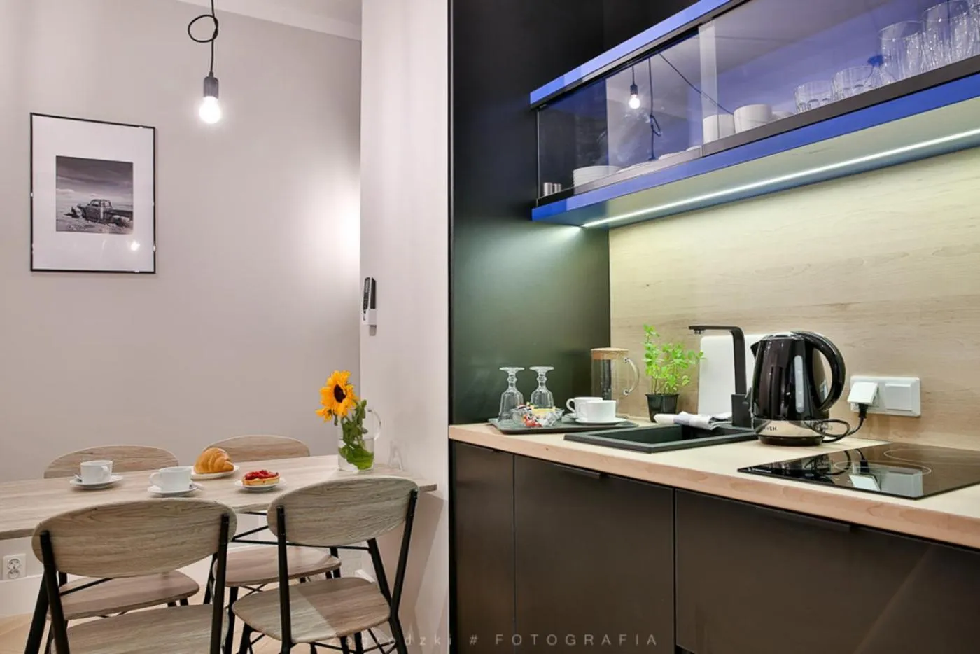 Saint Thomas Corner - by Upstairs