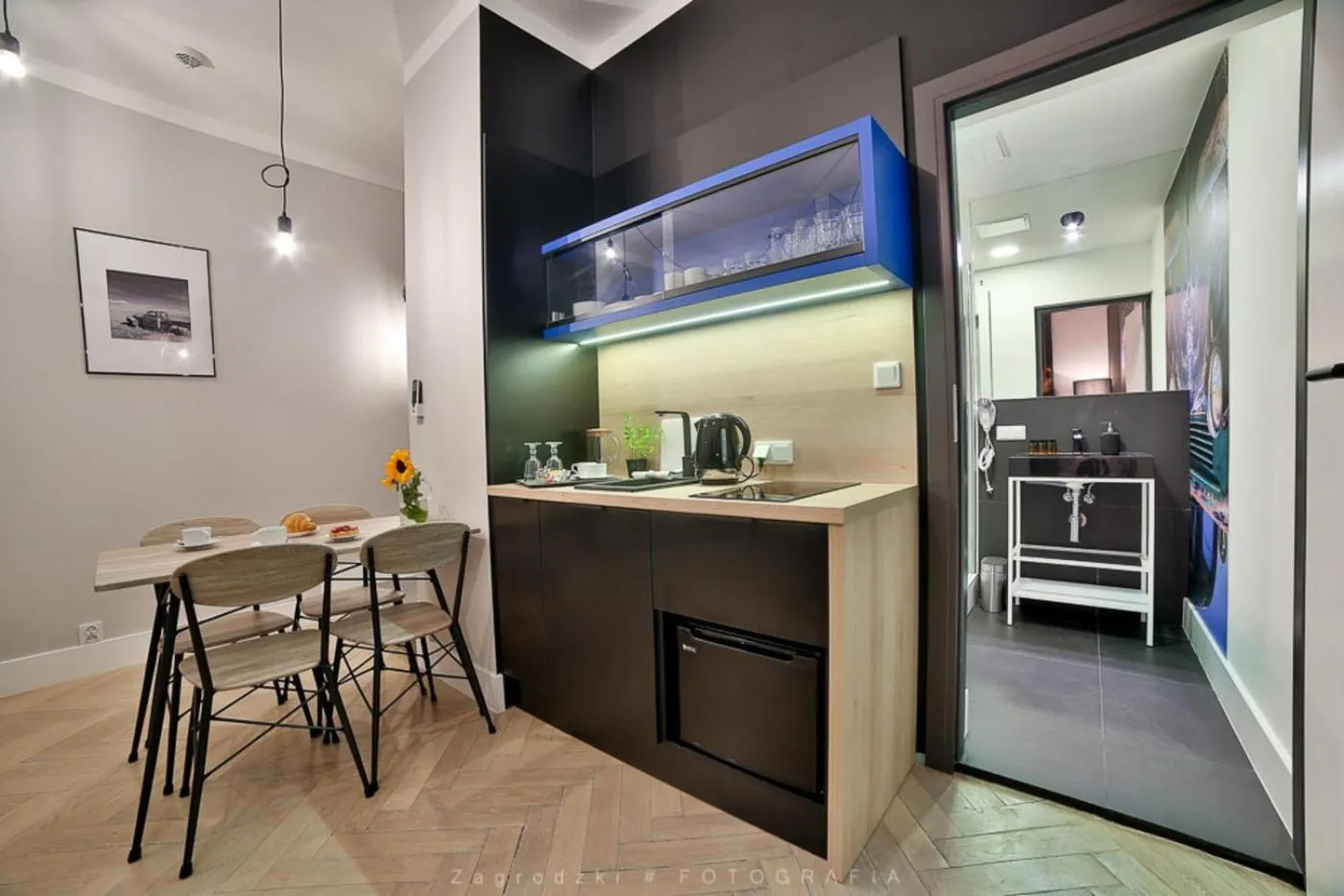 Saint Thomas Corner - by Upstairs