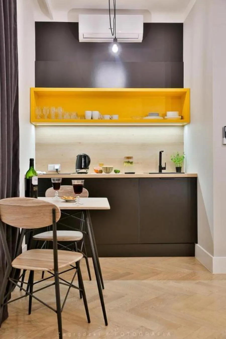 Coffee/tea facilities in Saint Thomas Corner - by Upstairs