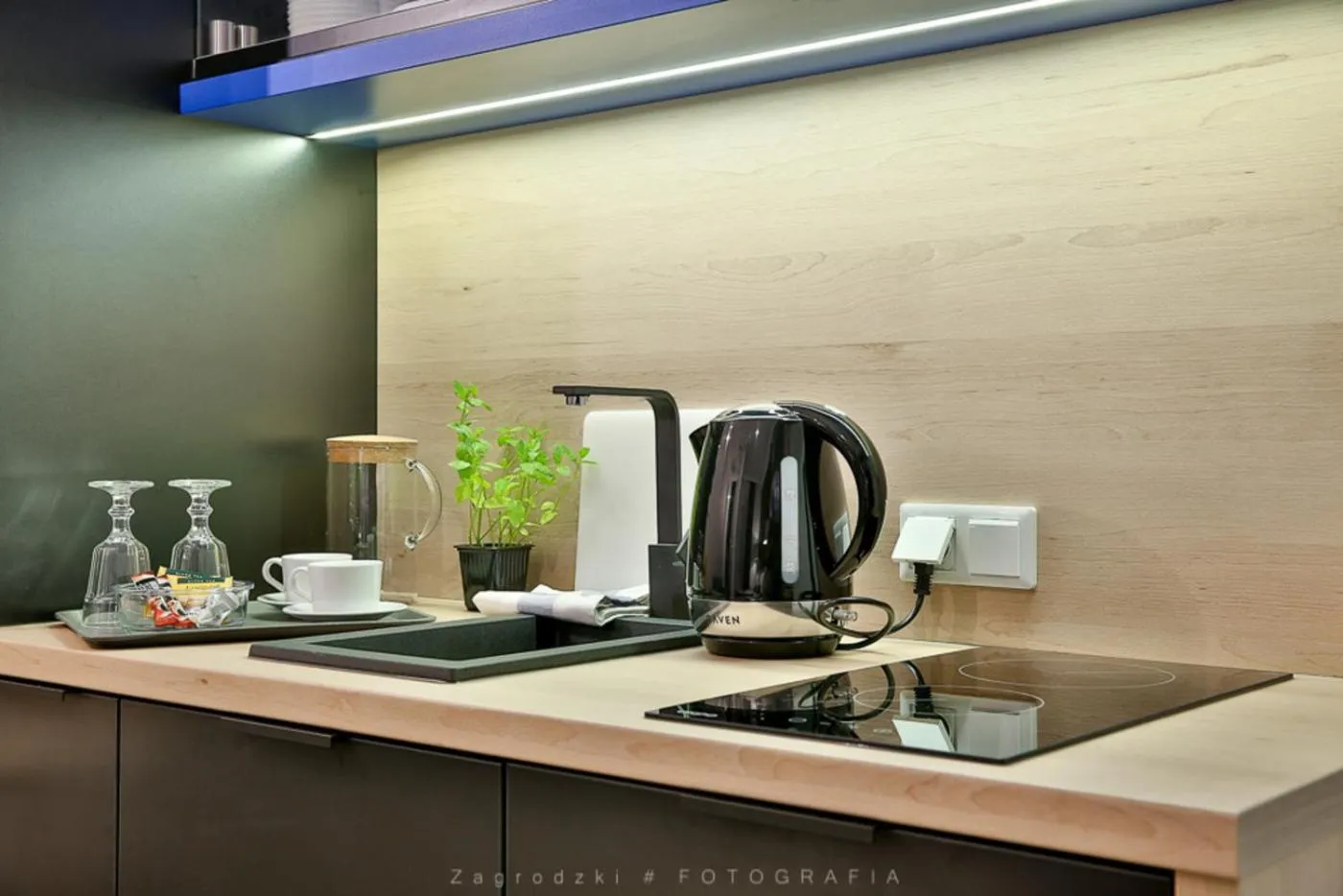 Saint Thomas Corner - by Upstairs