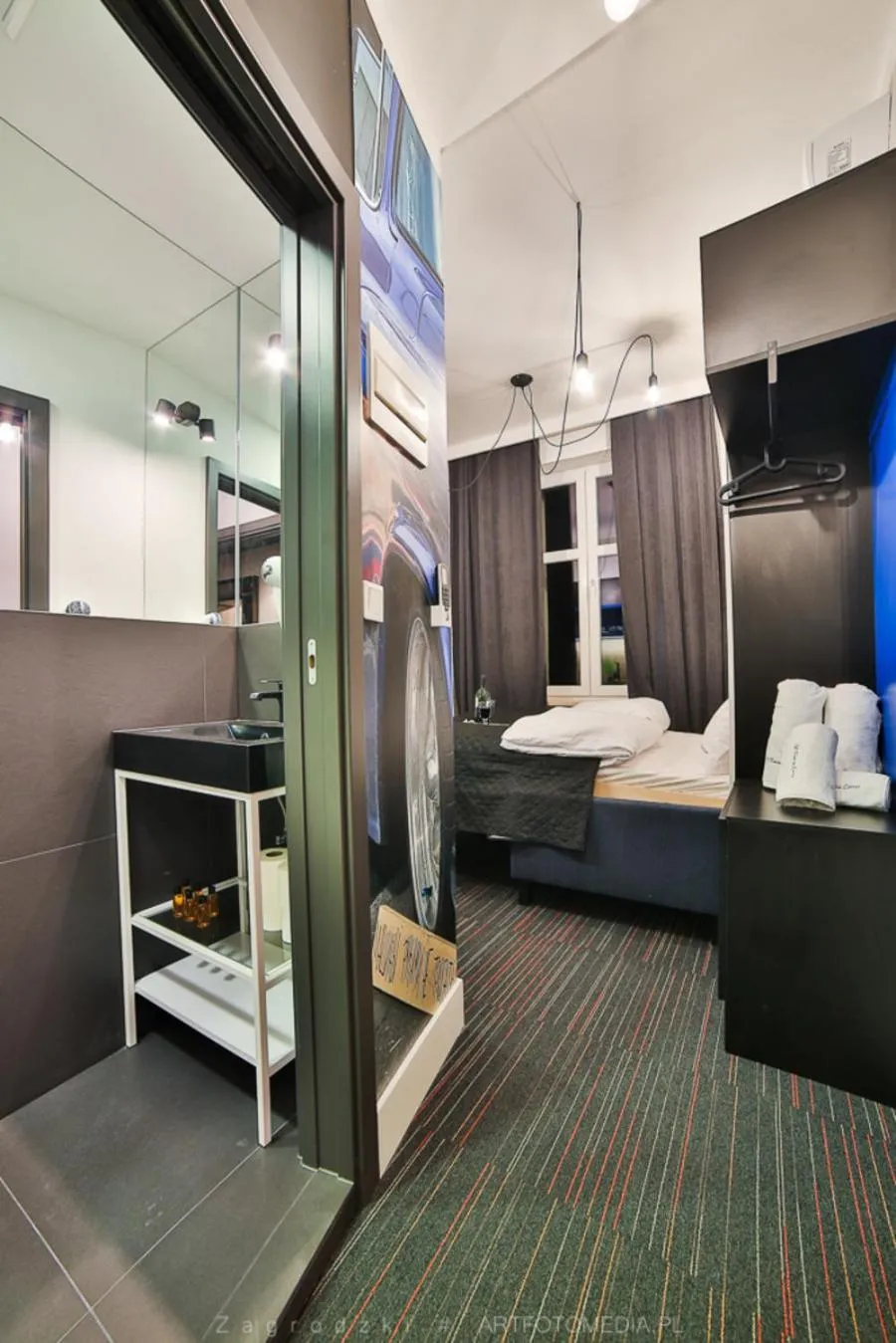 Bed in Saint Thomas Corner - by Upstairs