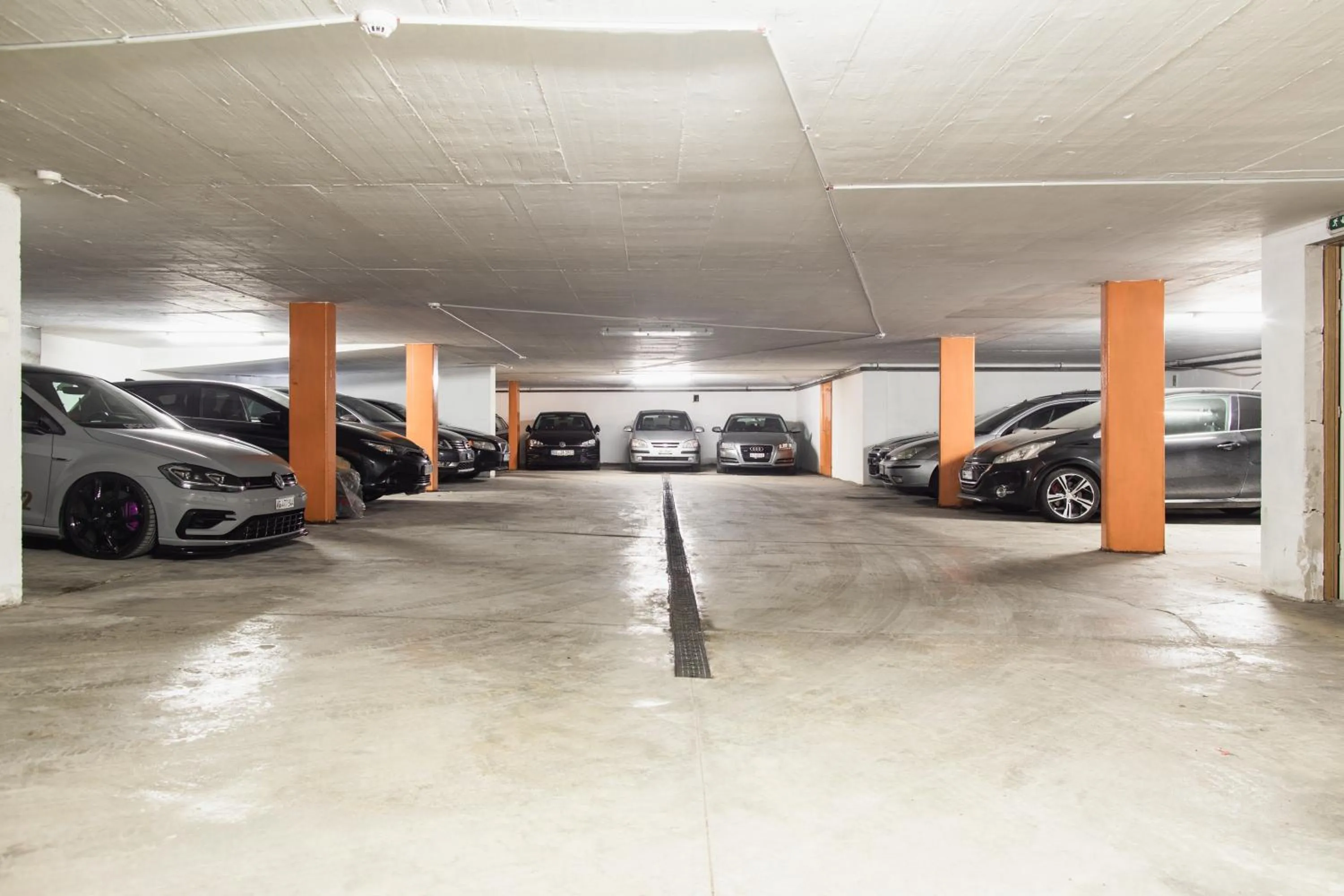 Parking in Hotel Mountime
