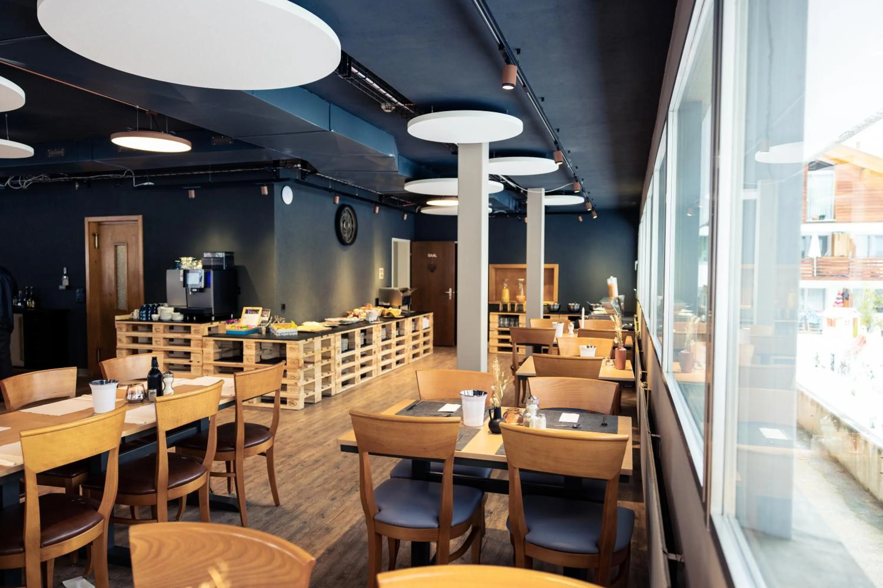 Breakfast in Hotel Mountime