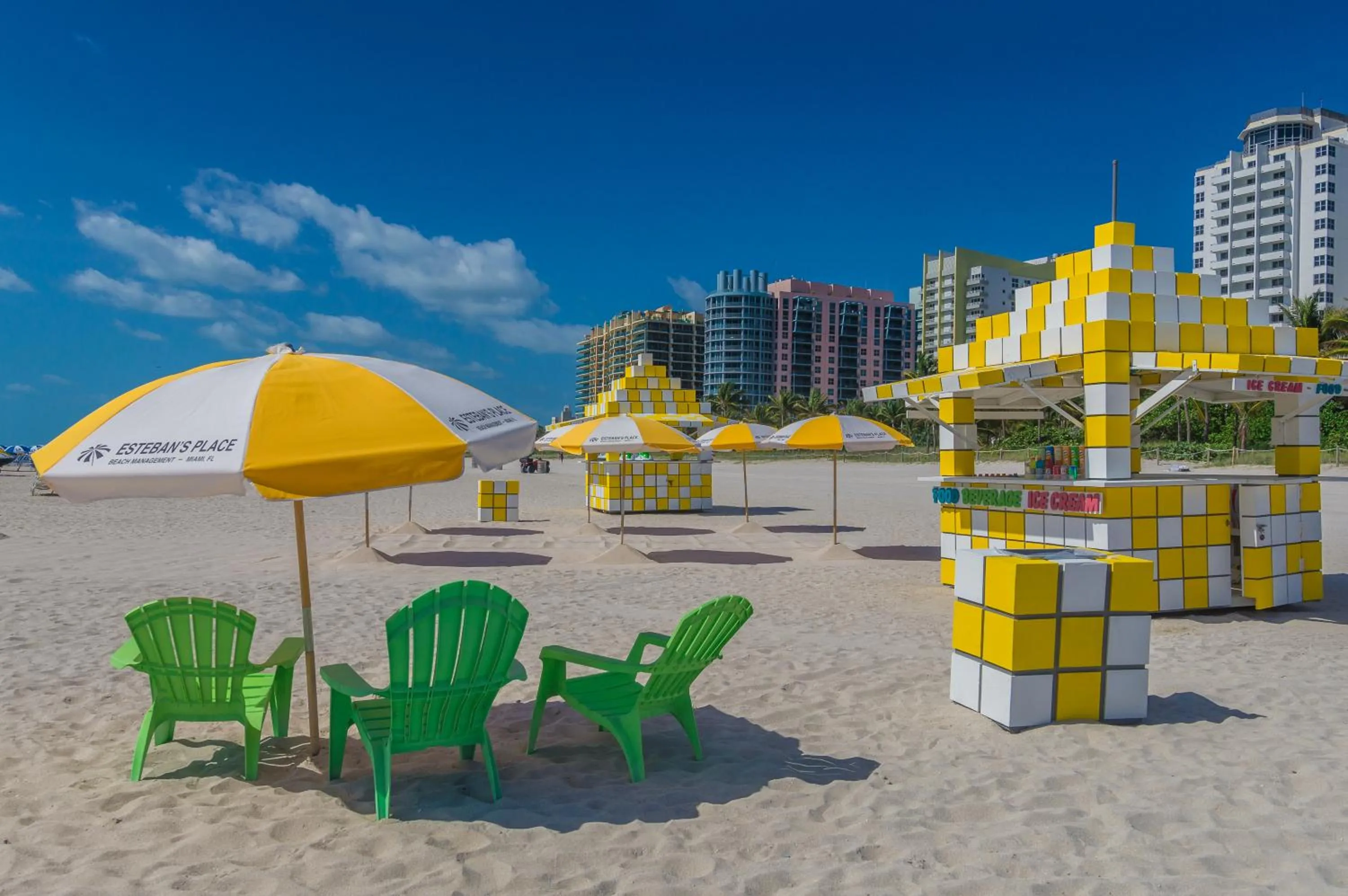 Beach in Nine20 Collins Apartments by Lowkl