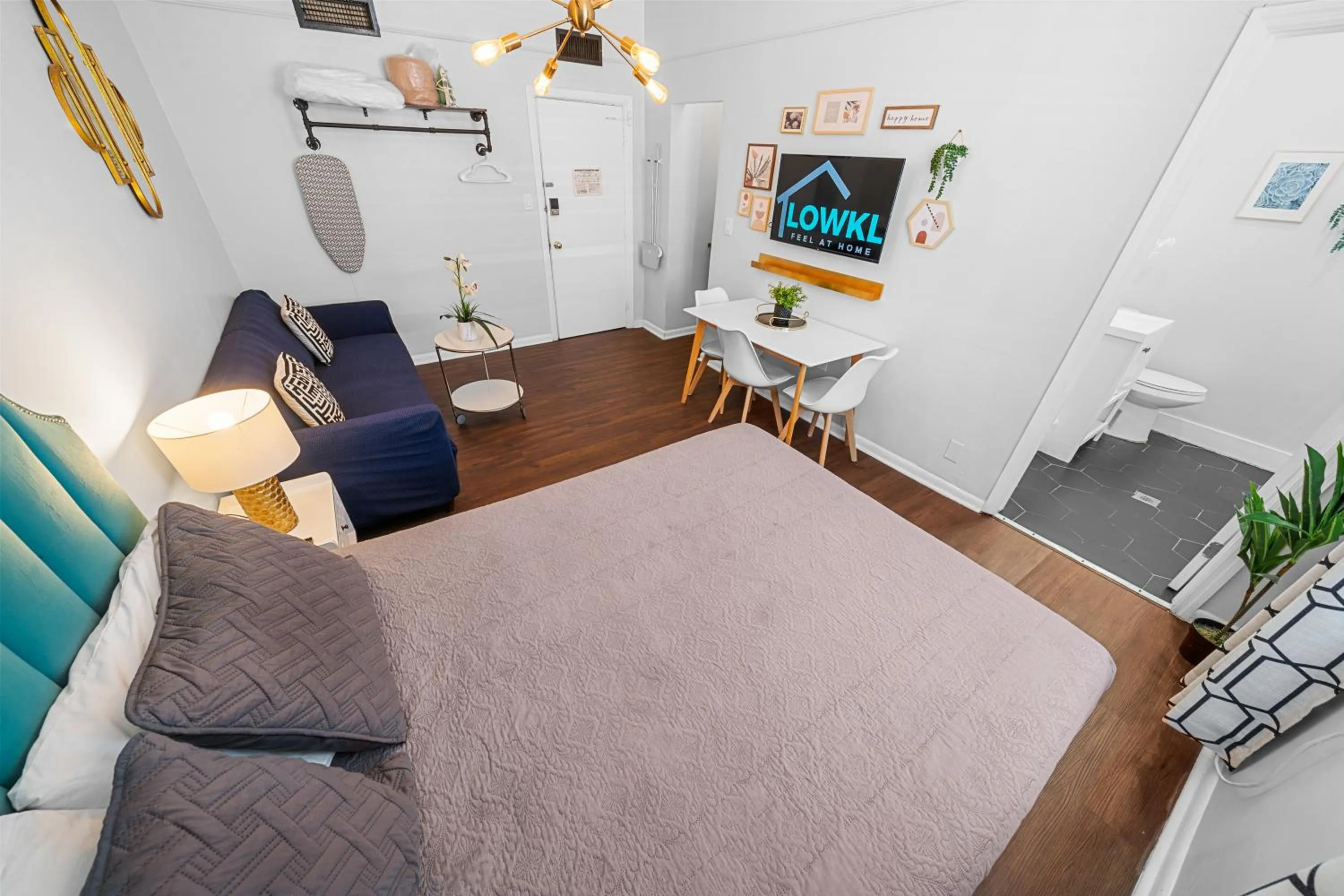 Bed in Nine20 Collins Apartments by Lowkl