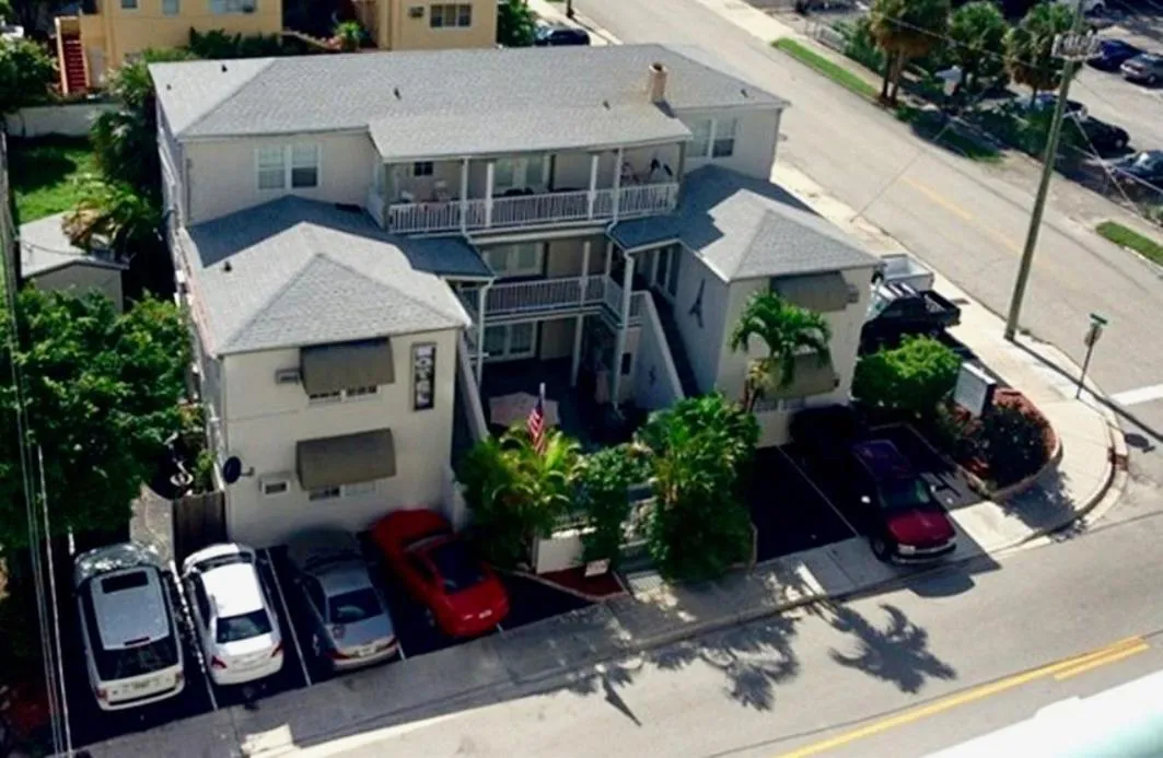 Property building in Little Paris by the ocean self check in