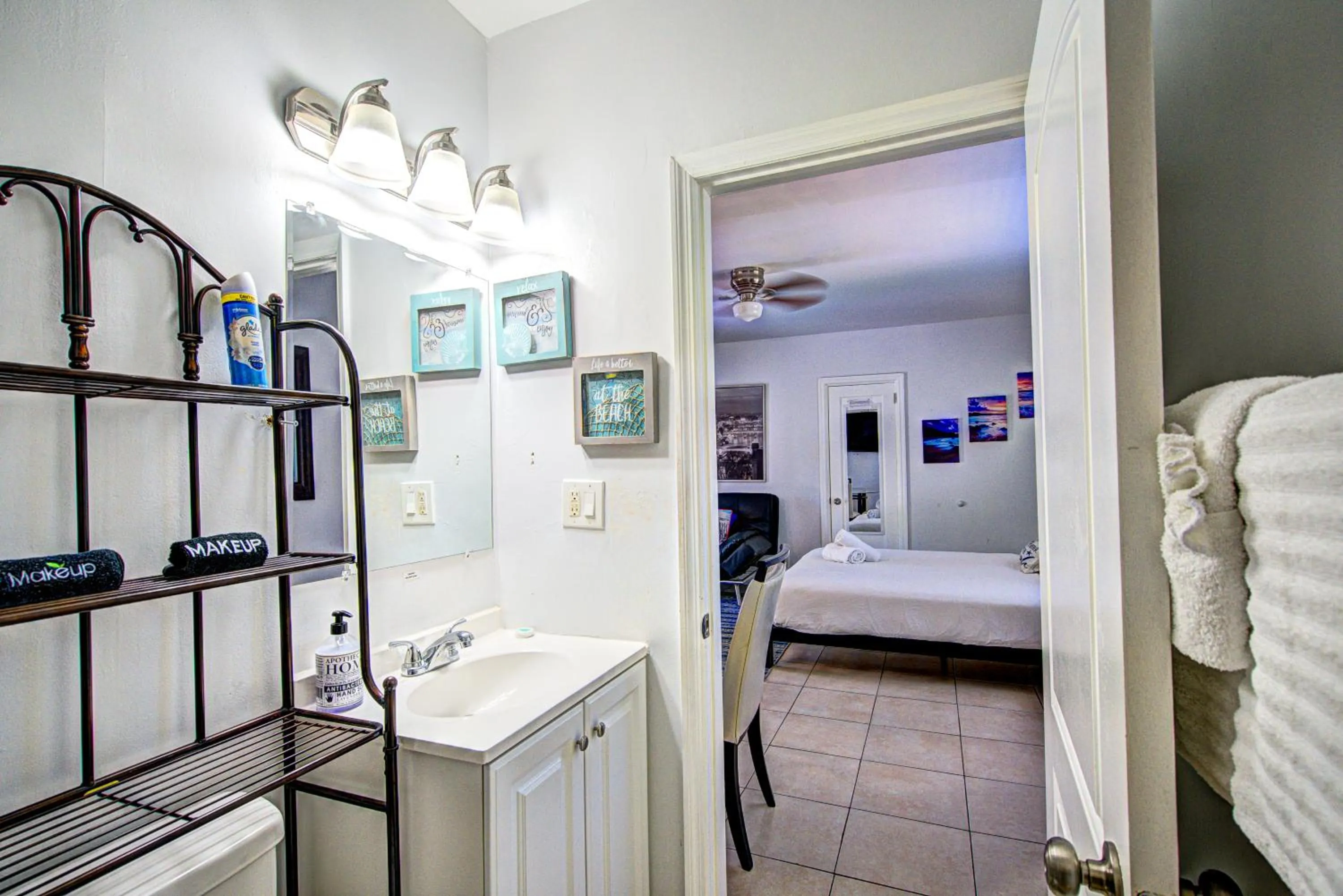 Bathroom, Bed in Little Paris by the ocean self check in